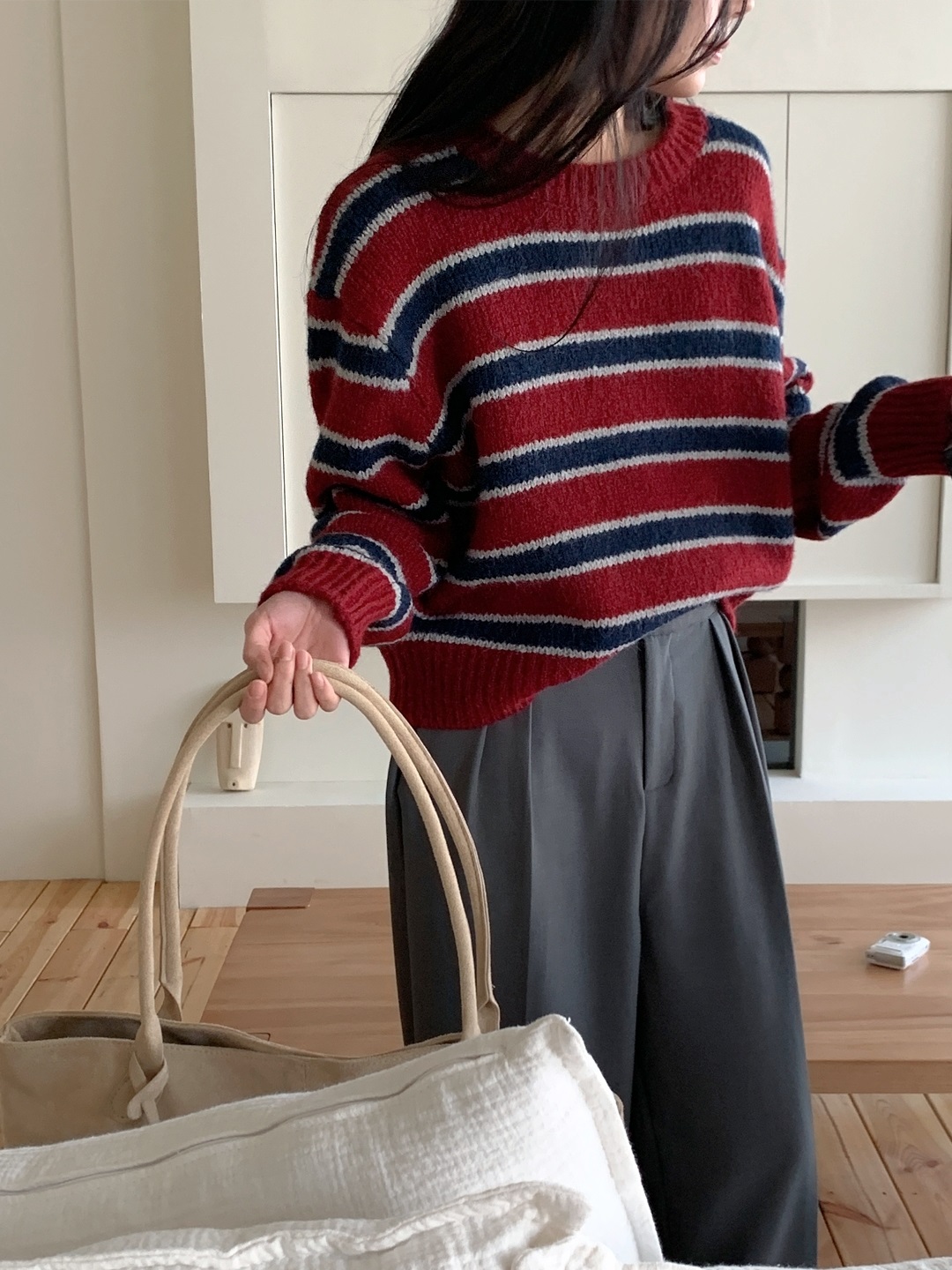 ラウンドネックルーズ長袖ボーダー配色ニット | 詳細画像3