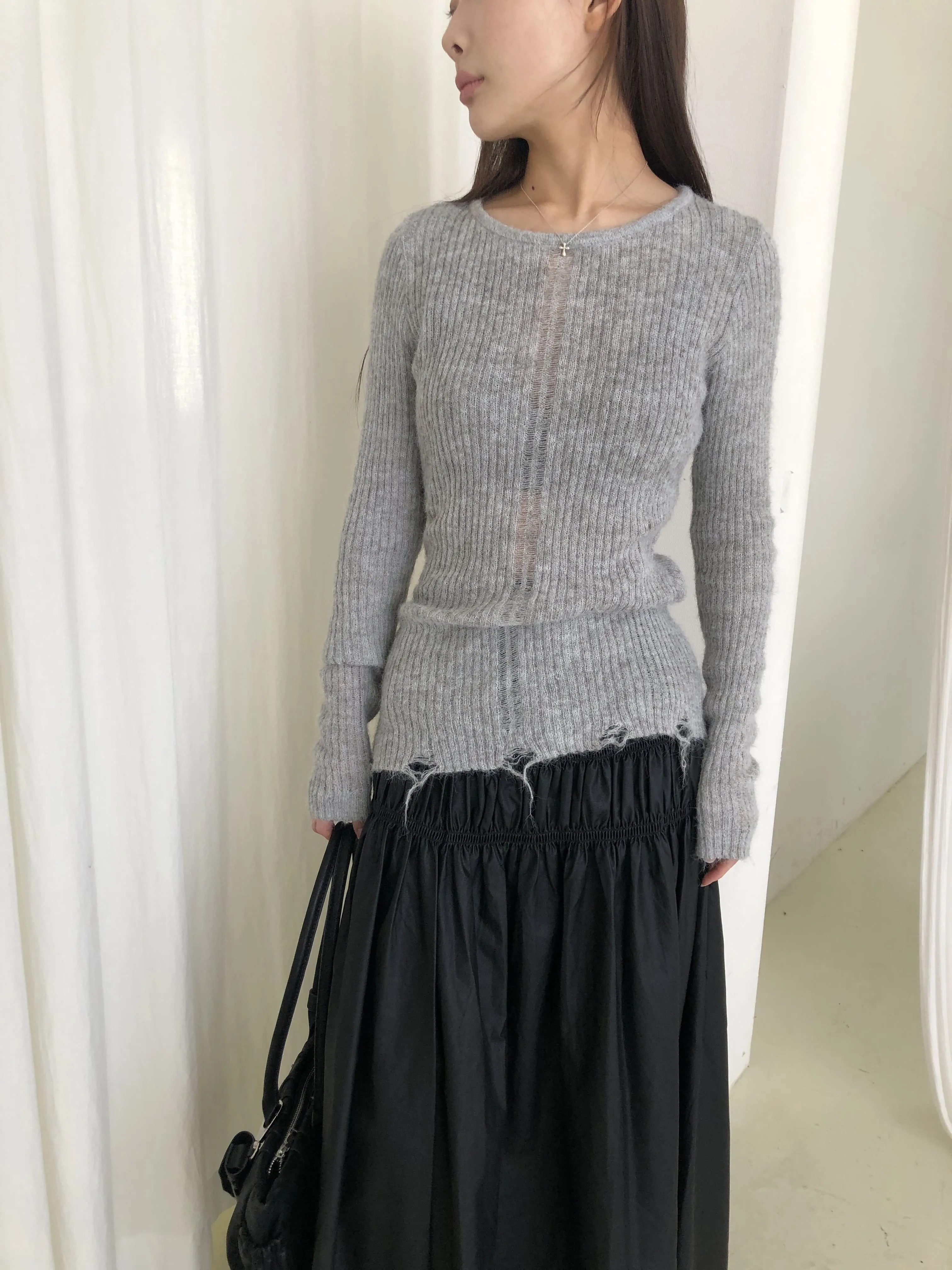 リブウール混ラウンドネックハーフネックスリム長袖無地ニット | osolarchive | 詳細画像1