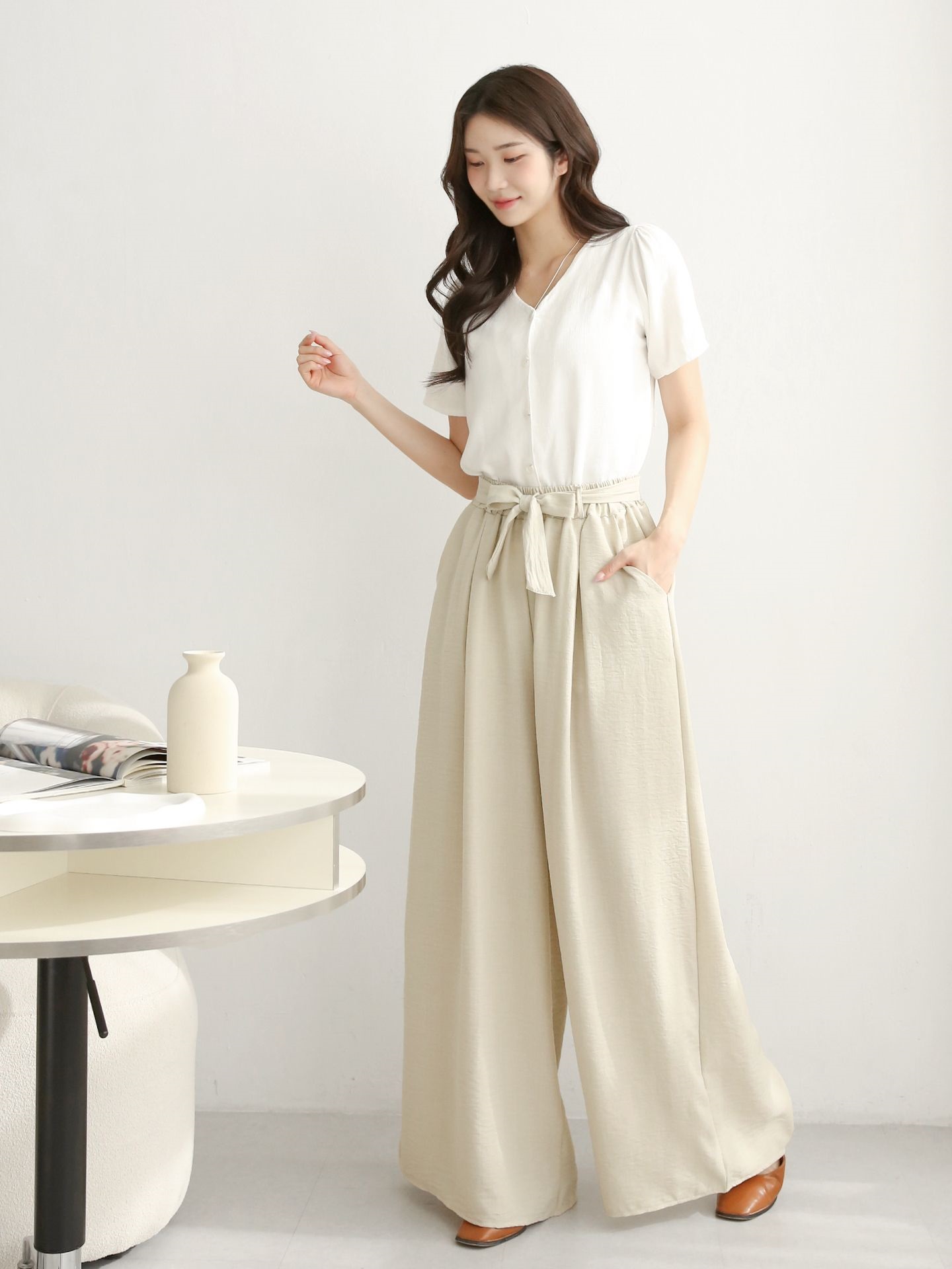 ストラップシャーリングポケットラインウエストゴムツータックワイドループ無地パンツ | 詳細画像15