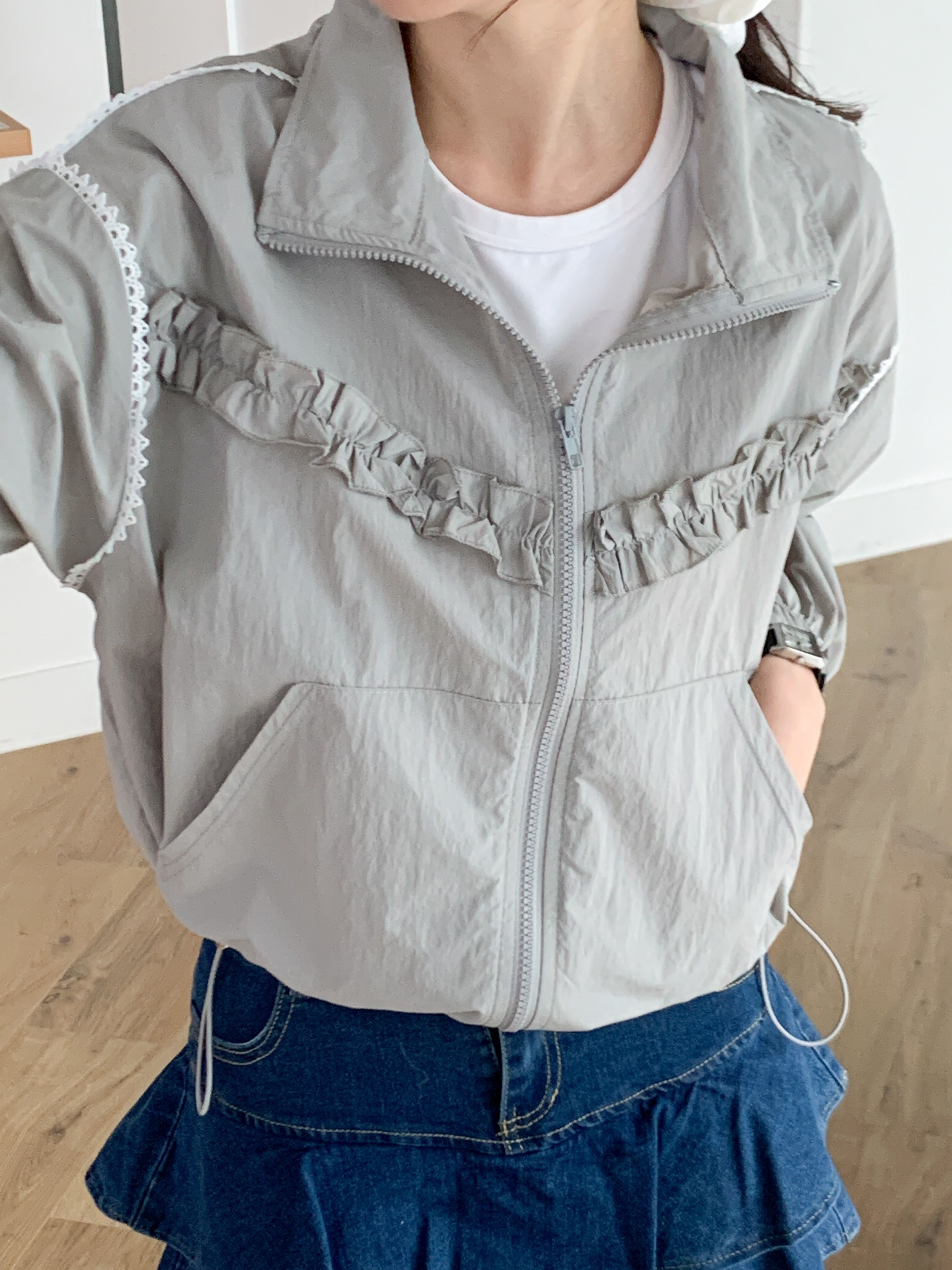 レースナイロンジップアップハイネックフリルゴムラインドローコードカンガルーポケットジャンパー | 詳細画像4