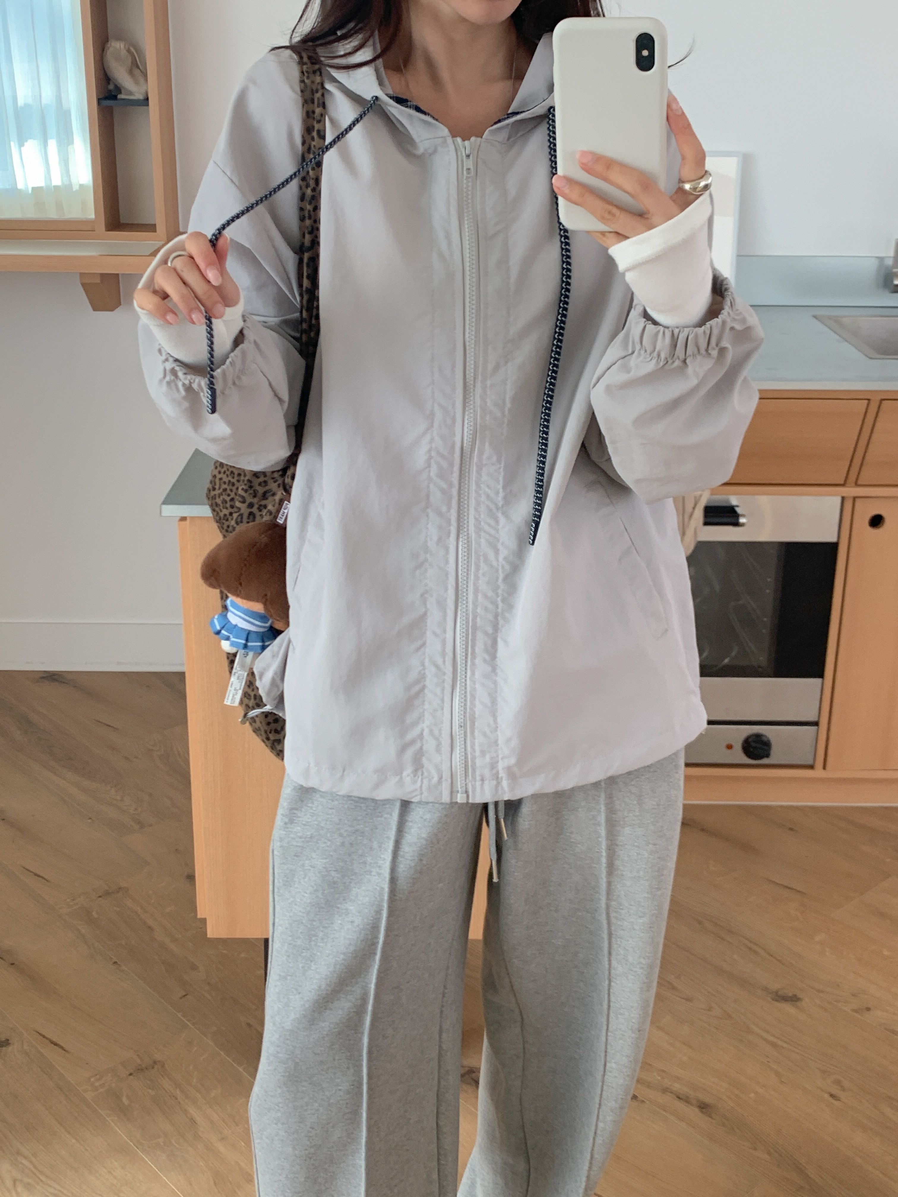 コンビナイロンジップアップフードドローストリングオーバーサイズ長袖カンガルーポケットチェックジャンパー | 詳細画像4