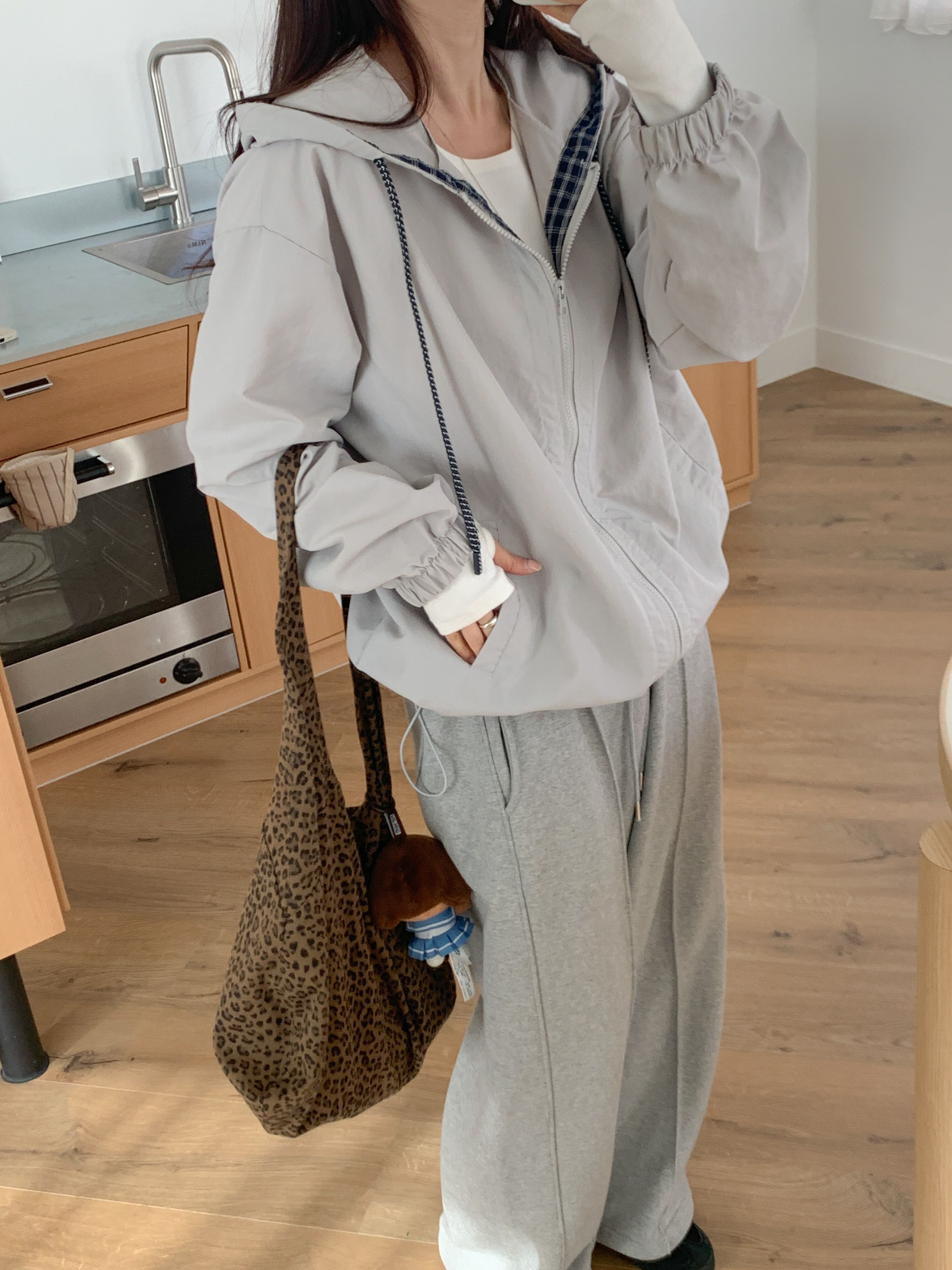 コンビナイロンジップアップフードドローストリングオーバーサイズ長袖カンガルーポケットチェックジャンパー | 詳細画像13