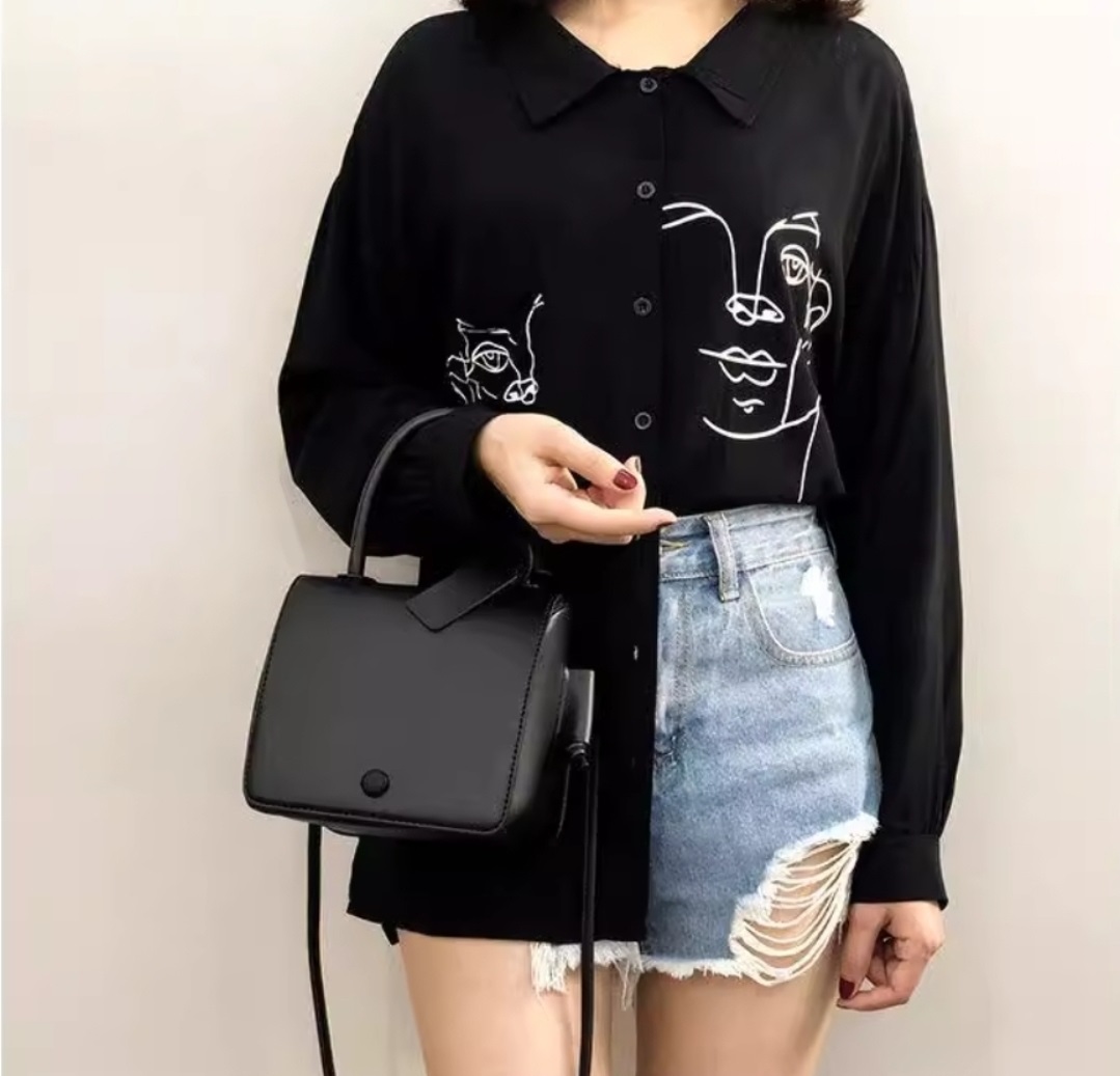 レザー調マグネットボタン無地ショルダーバッグ | 詳細画像5