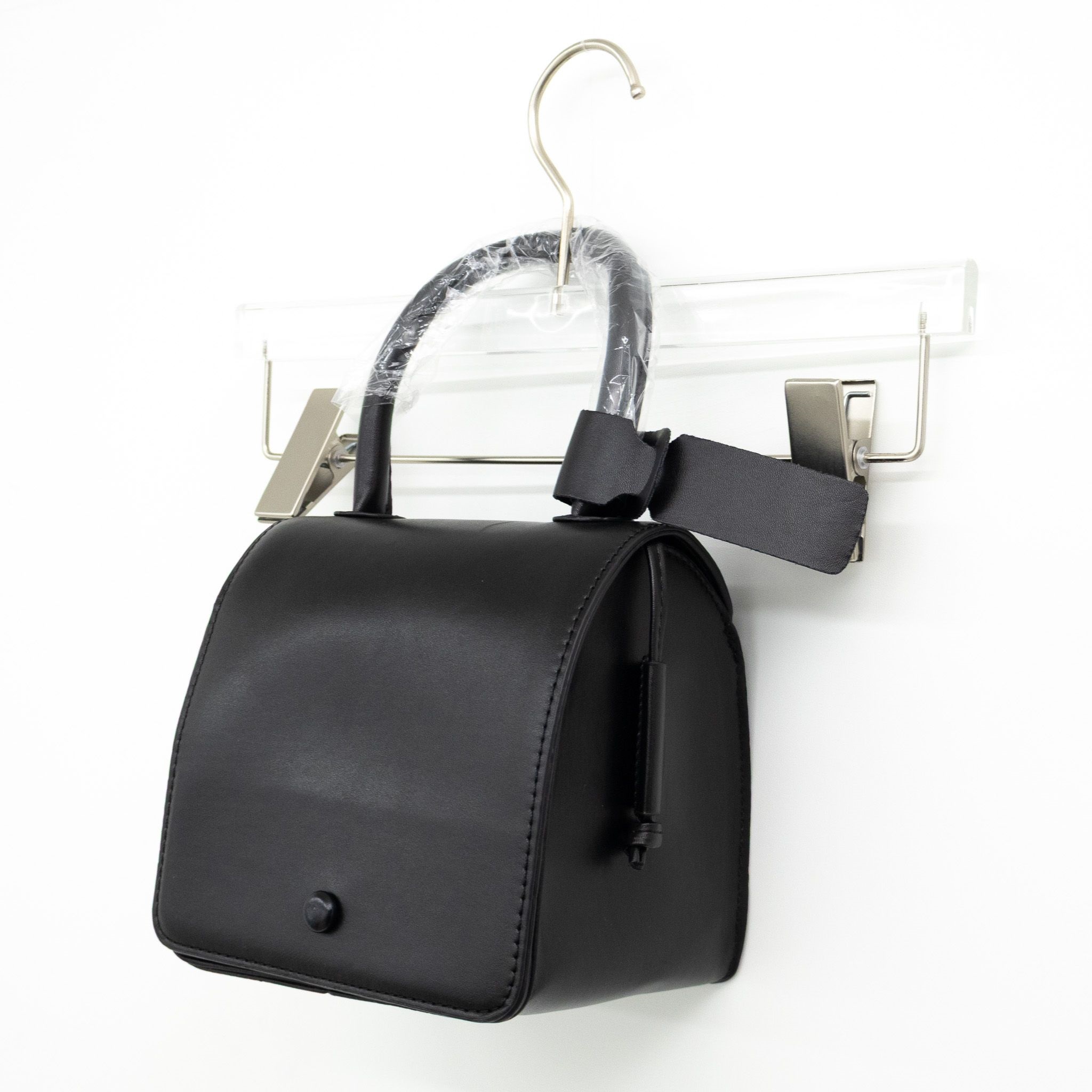 レザー調マグネットボタン無地ショルダーバッグ | 詳細画像12