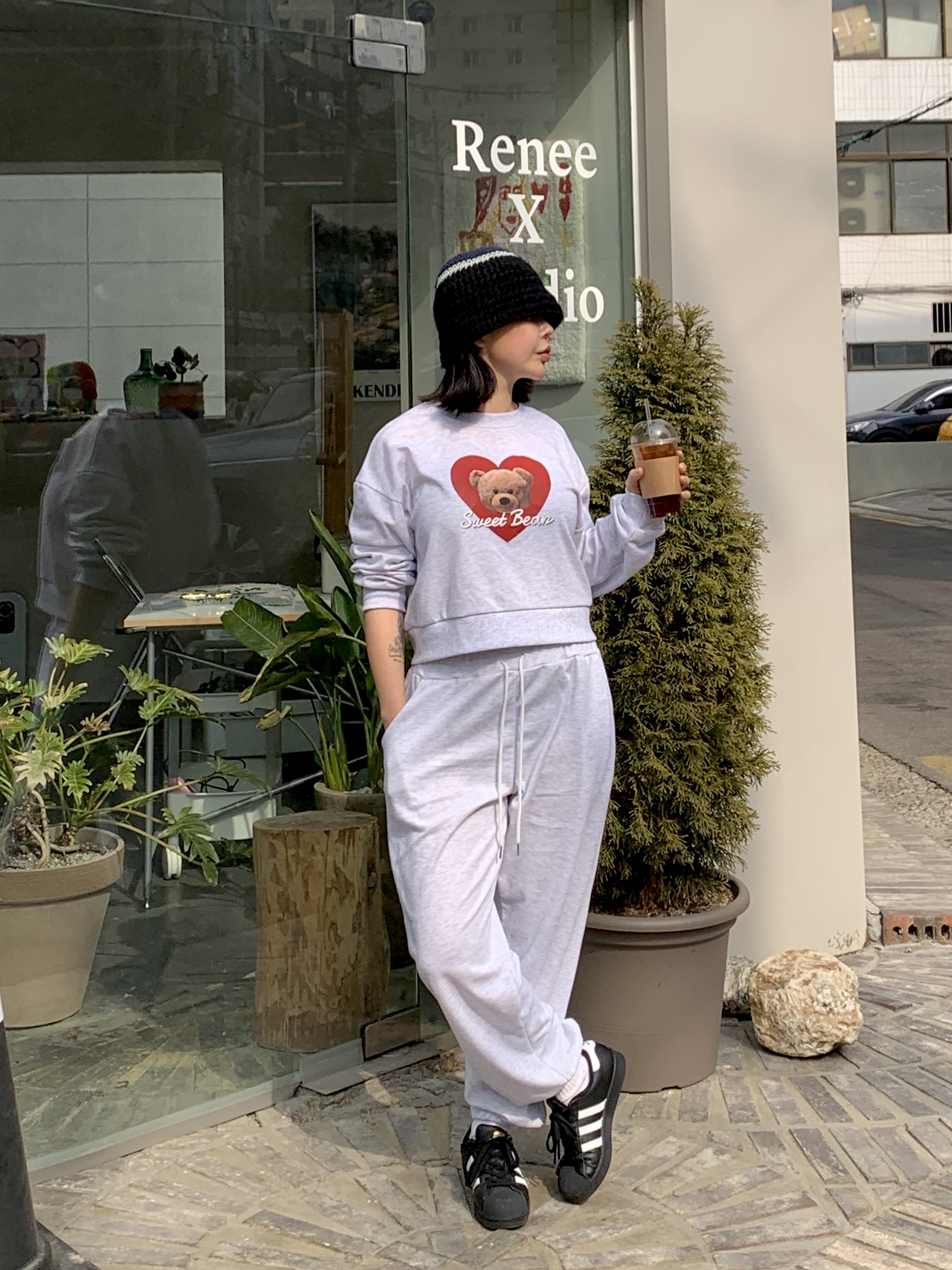 ラウンドネッククロップドルーズ長袖プリントスウェット | 詳細画像3