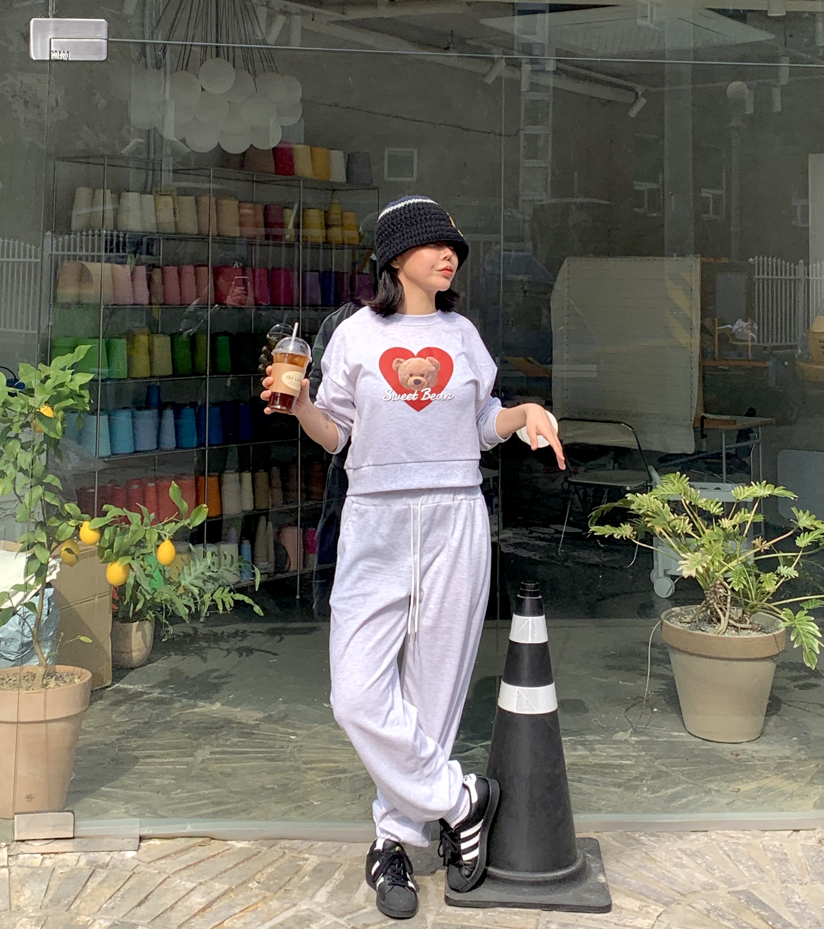 ラウンドネッククロップドルーズ長袖プリントスウェット | 詳細画像4