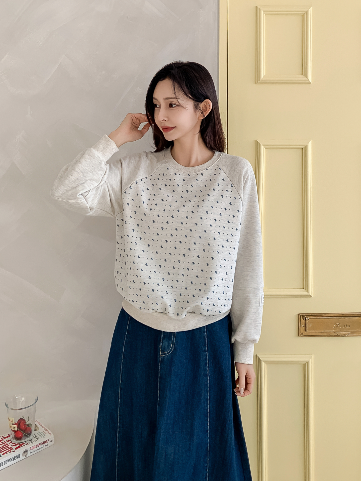 ラウンドネックパッチラグランルーズ長袖ドットスウェット | 詳細画像3