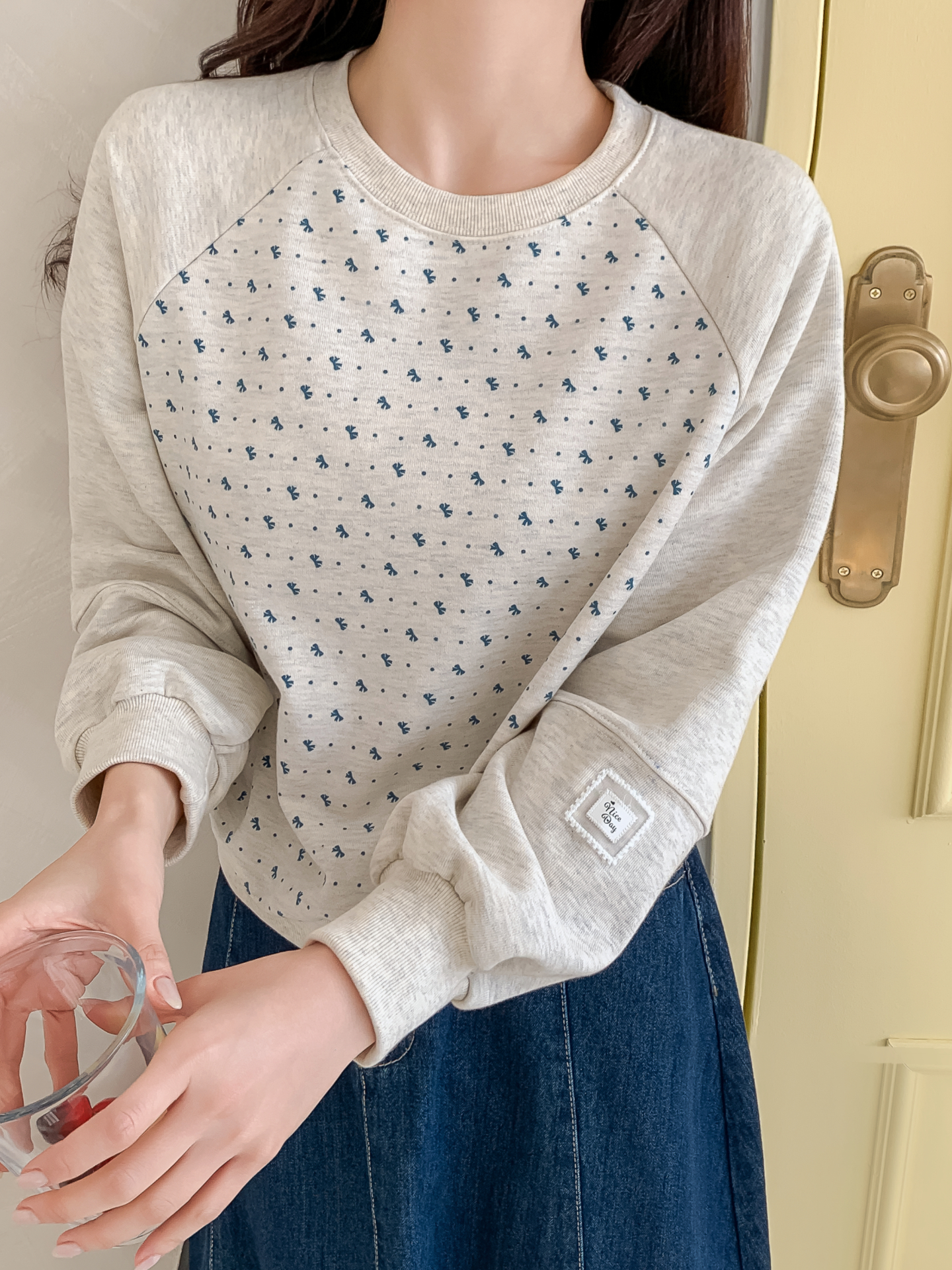 ラウンドネックパッチラグランルーズ長袖ドットスウェット | 詳細画像10