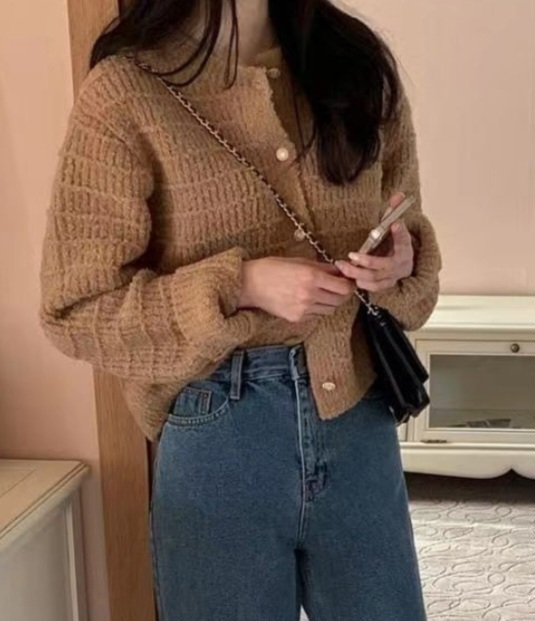 ラウンドネックパール調ボタンルーズ長袖セミクロップドカーディガン | 詳細画像2