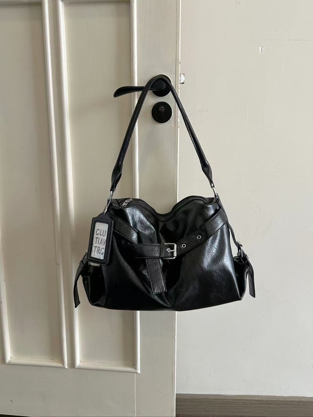 レザー調ジップアップベルトビッグトートバッグ | 詳細画像15