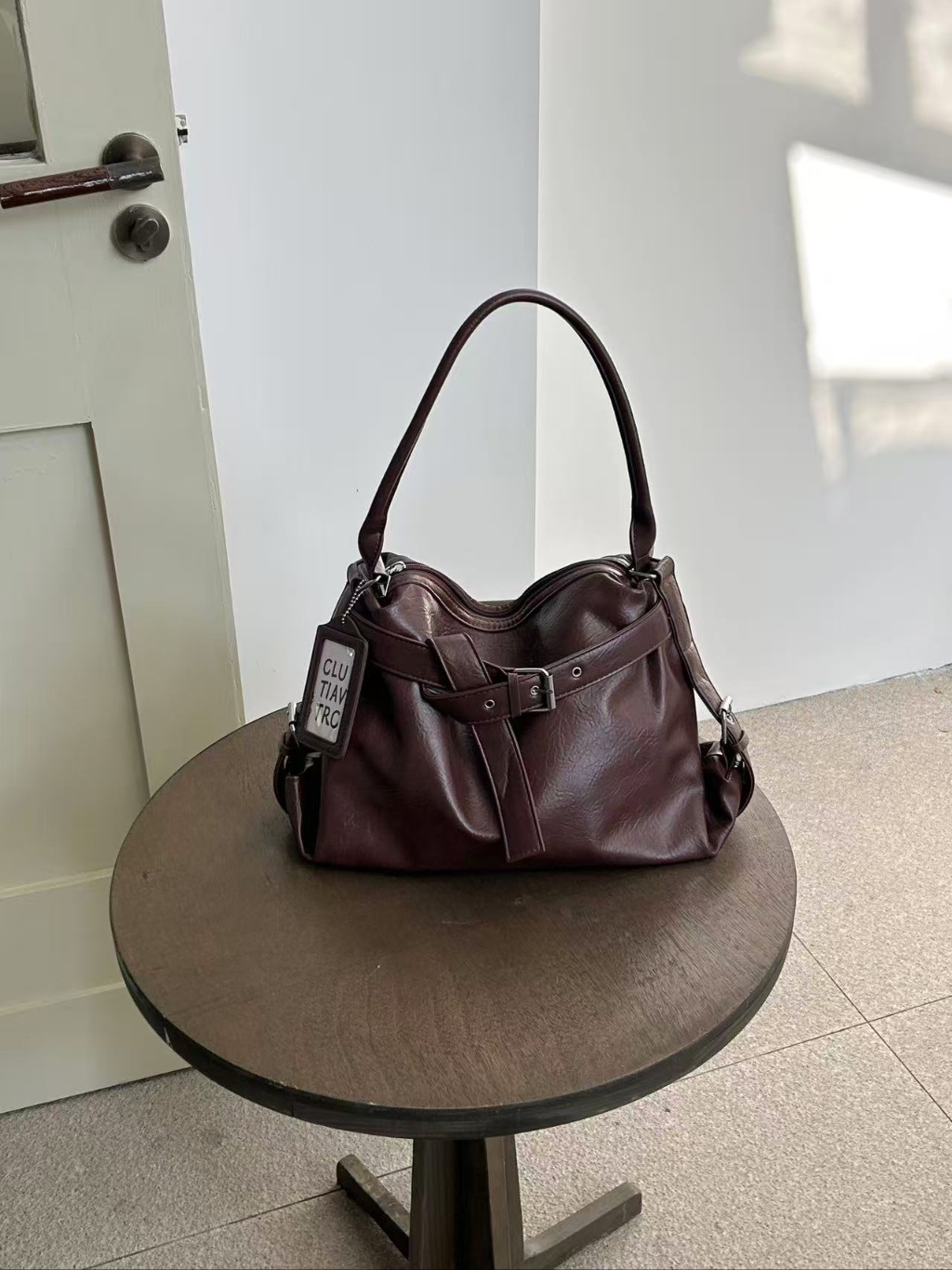 レザー調ジップアップベルトビッグトートバッグ | 詳細画像16