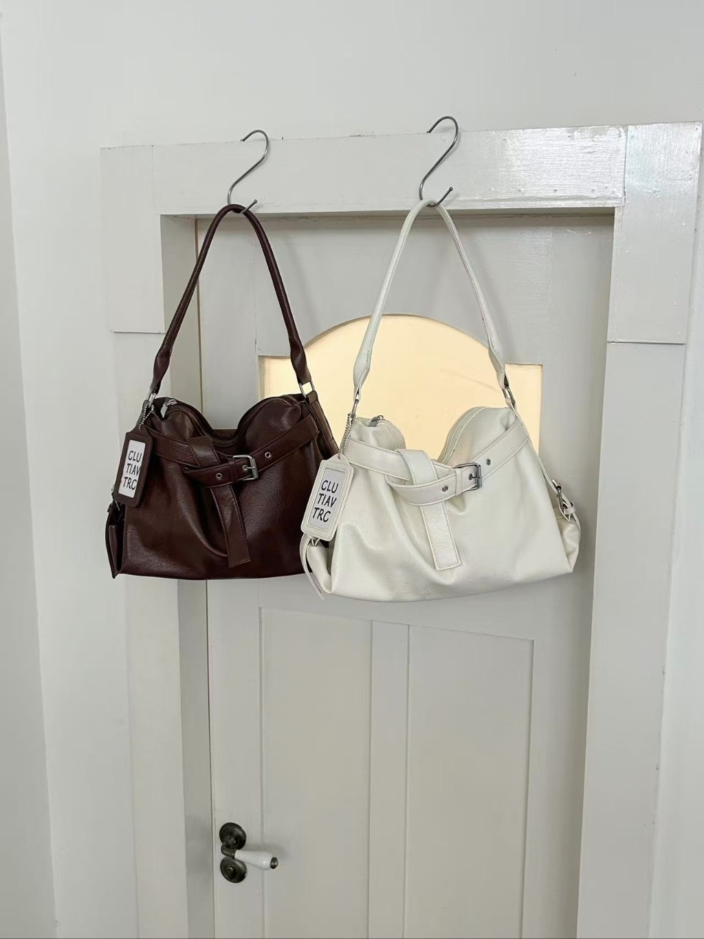 レザー調ジップアップベルトビッグトートバッグ | 詳細画像18