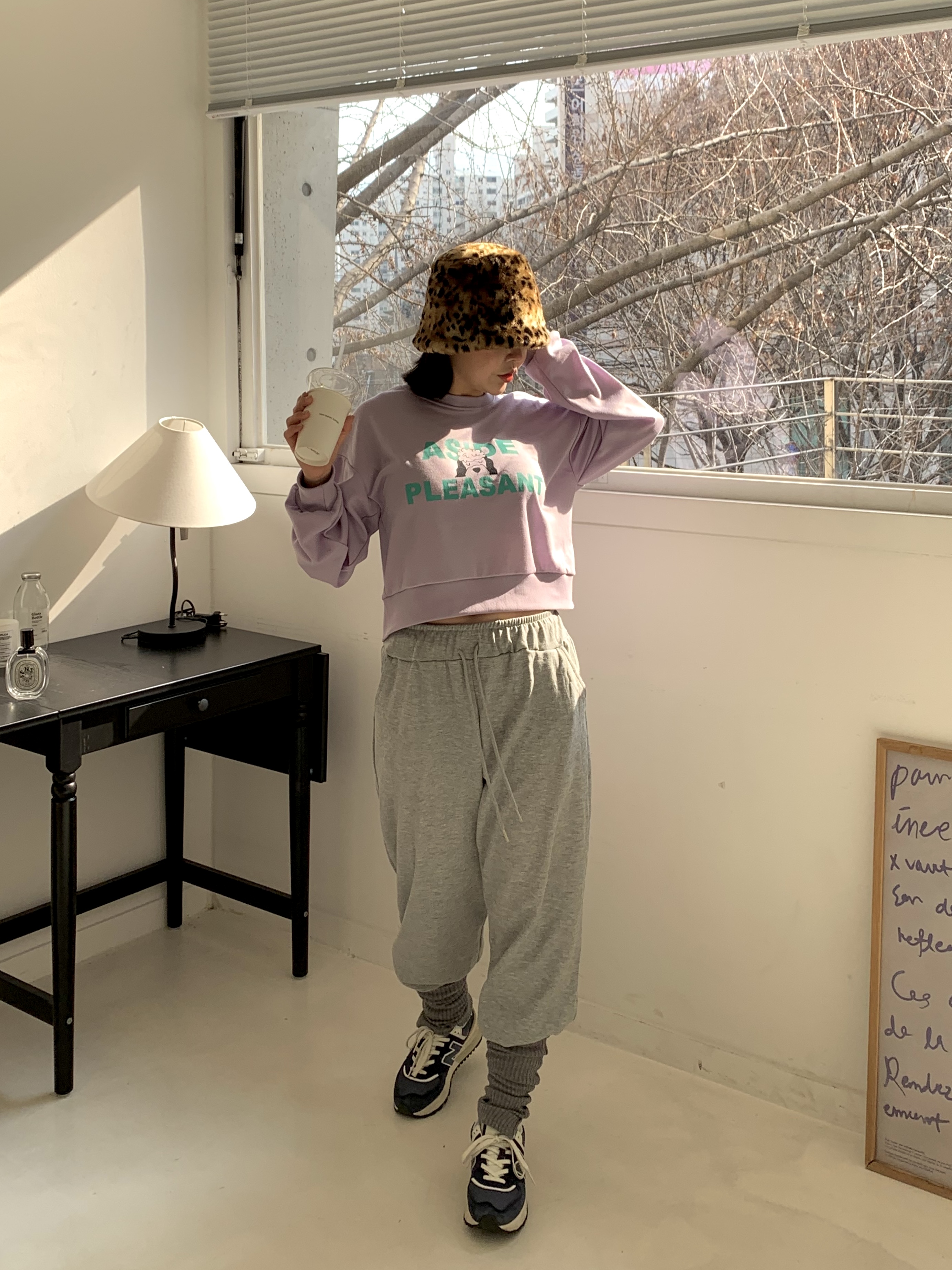 ラウンドネッククロップドルーズ長袖ロゴプリントスウェット | 詳細画像5