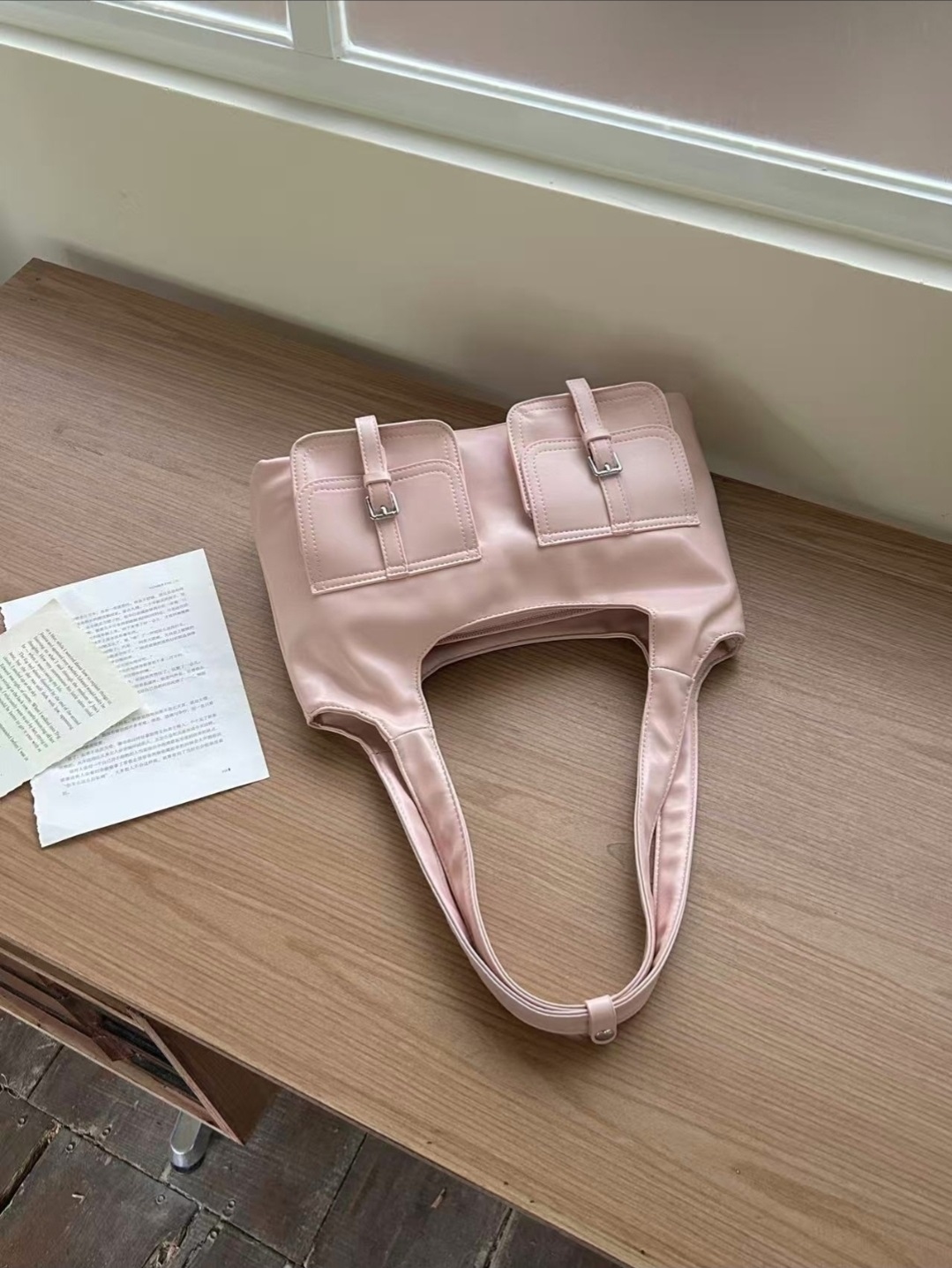 レザー調ジップアップポケットグロス無地トートバッグ | 詳細画像14