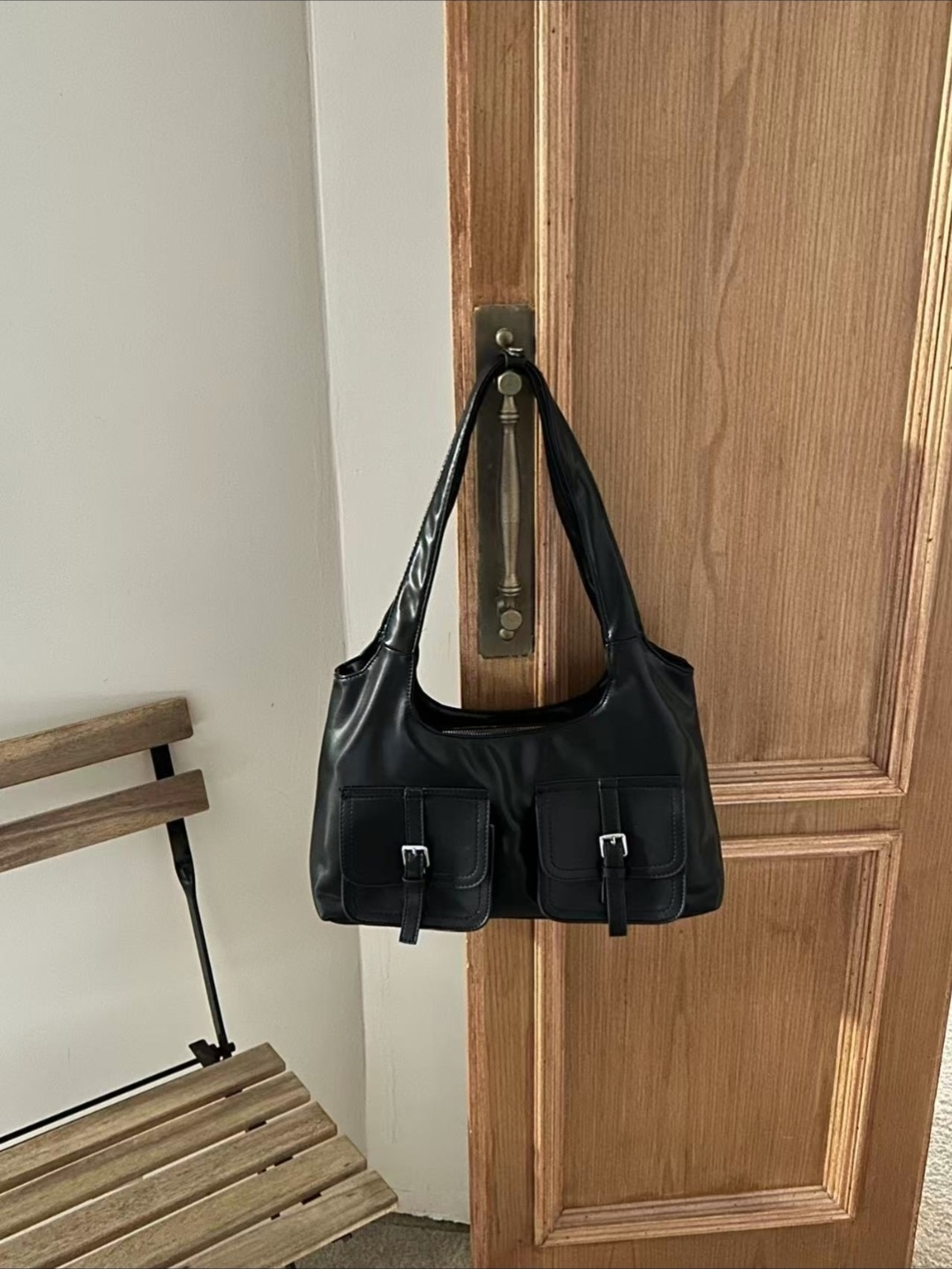 レザー調ジップアップポケットグロス無地トートバッグ | 詳細画像10