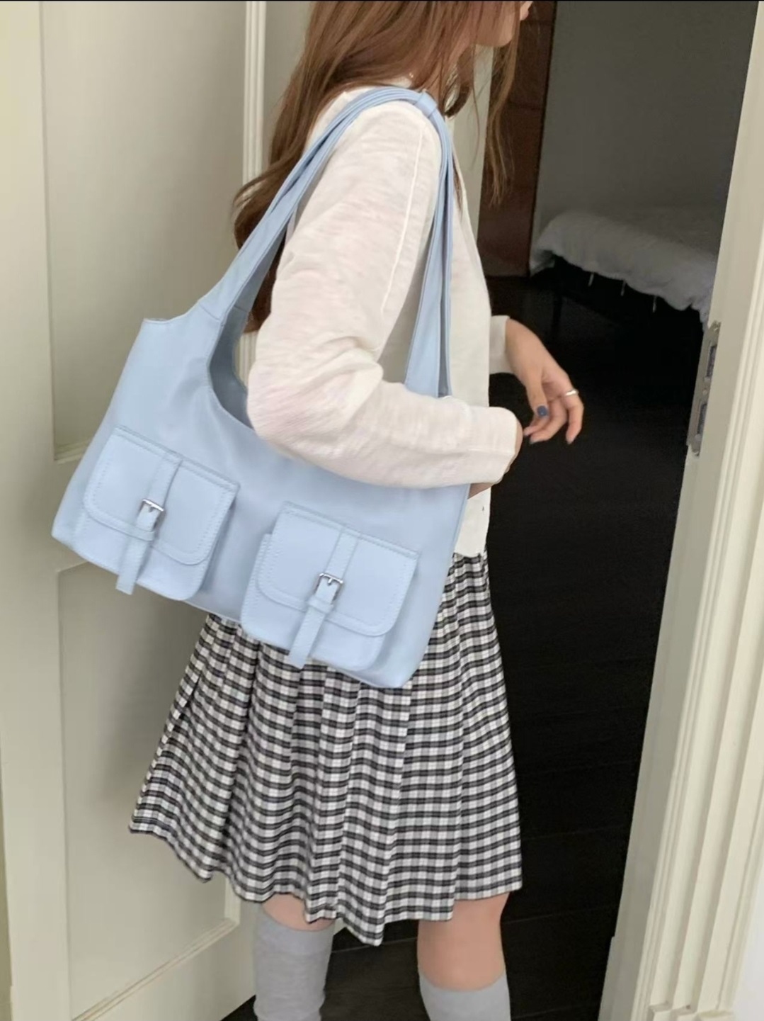 レザー調ジップアップポケットグロス無地トートバッグ | 詳細画像7