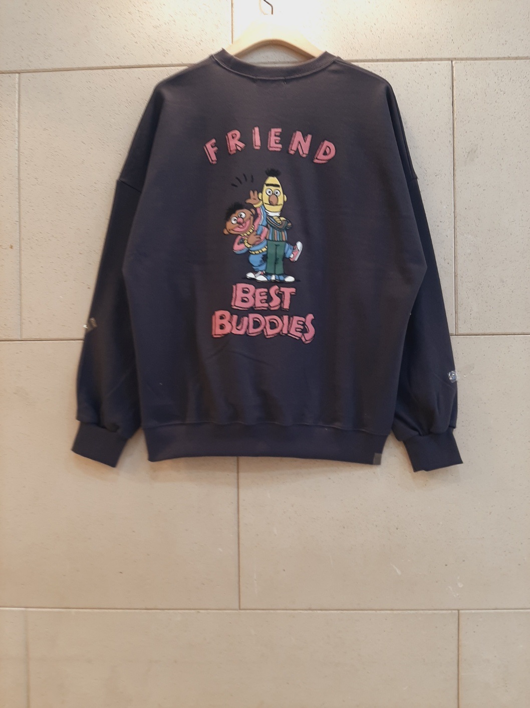 リボンラウンドネックオーバーサイズボクシー長袖ハーフ両面プリントスウェット | 詳細画像10