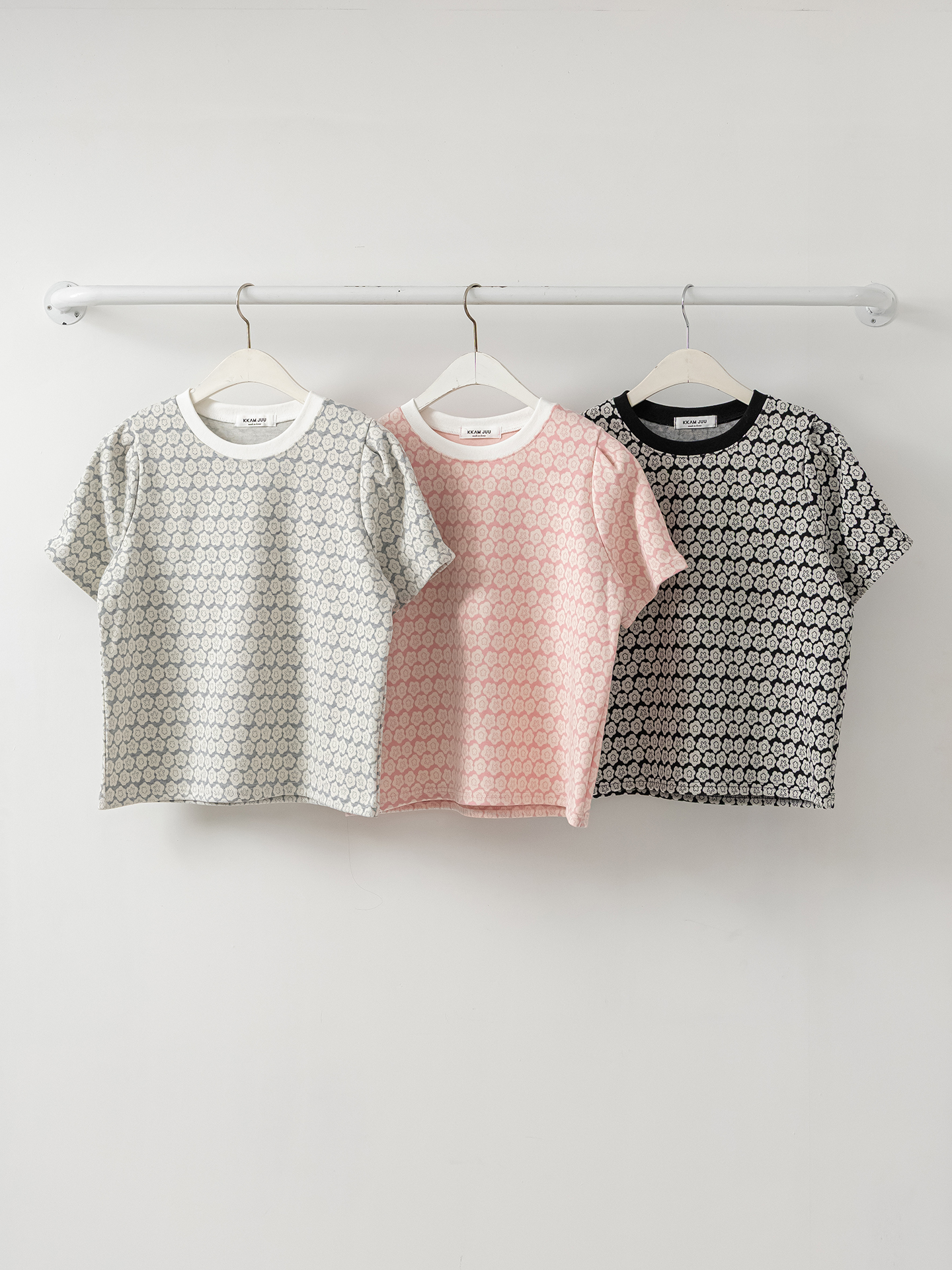 ラウンドネック半袖花柄カラーTシャツ | 詳細画像2