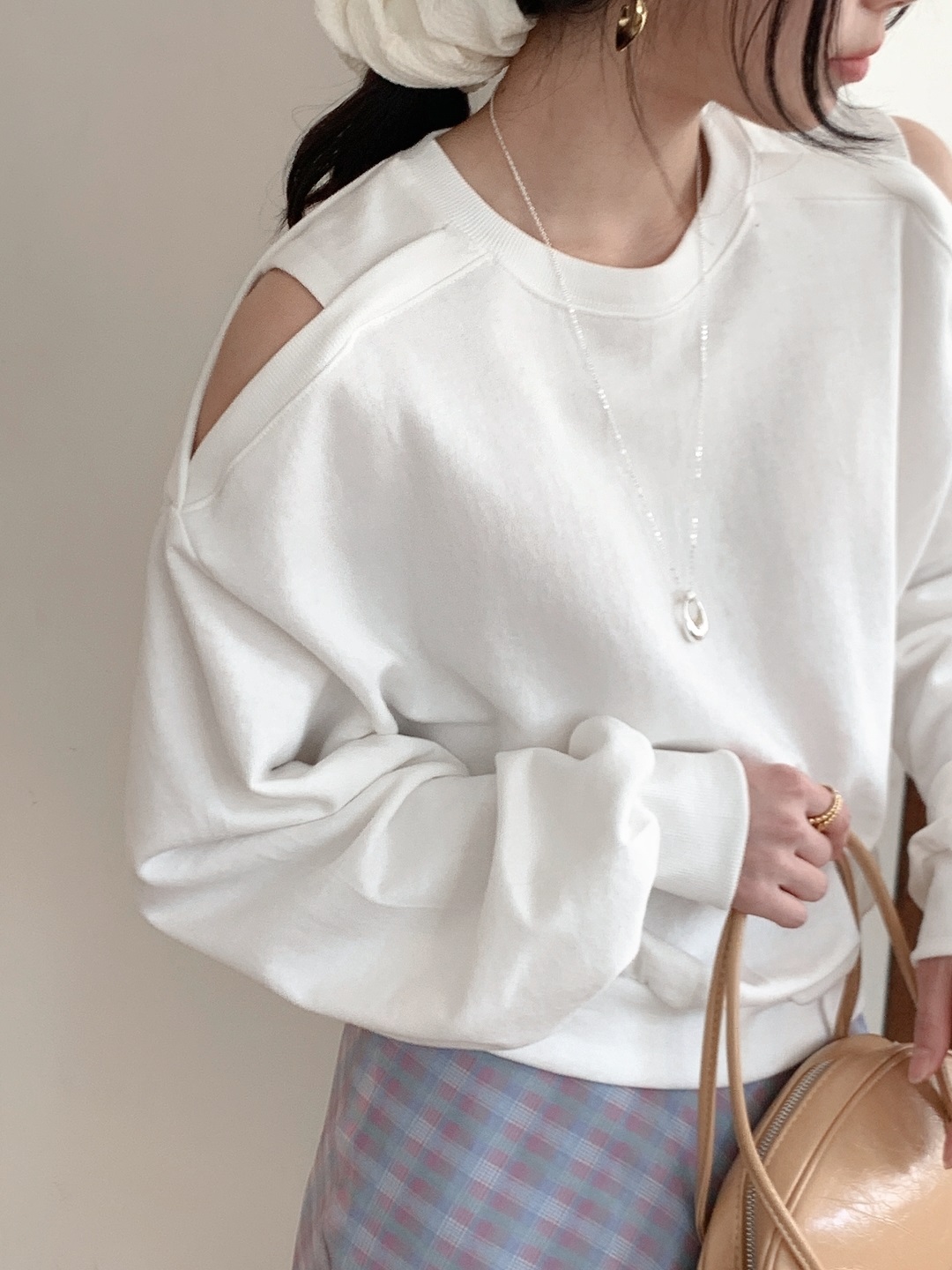 コットンラウンドネックオフショルダースリットルーズ無地スウェット | 詳細画像10