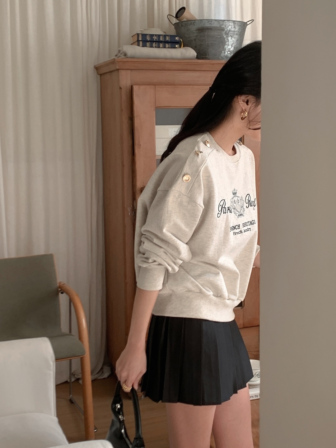 コットンラウンドネックルーズフェイクボタン刺繍プリントスウェット | 詳細画像2