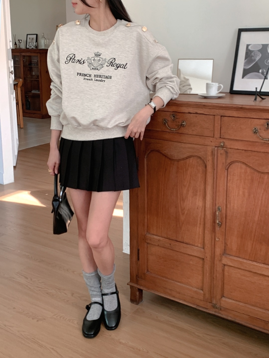 コットンラウンドネックルーズフェイクボタン刺繍プリントスウェット | 詳細画像11