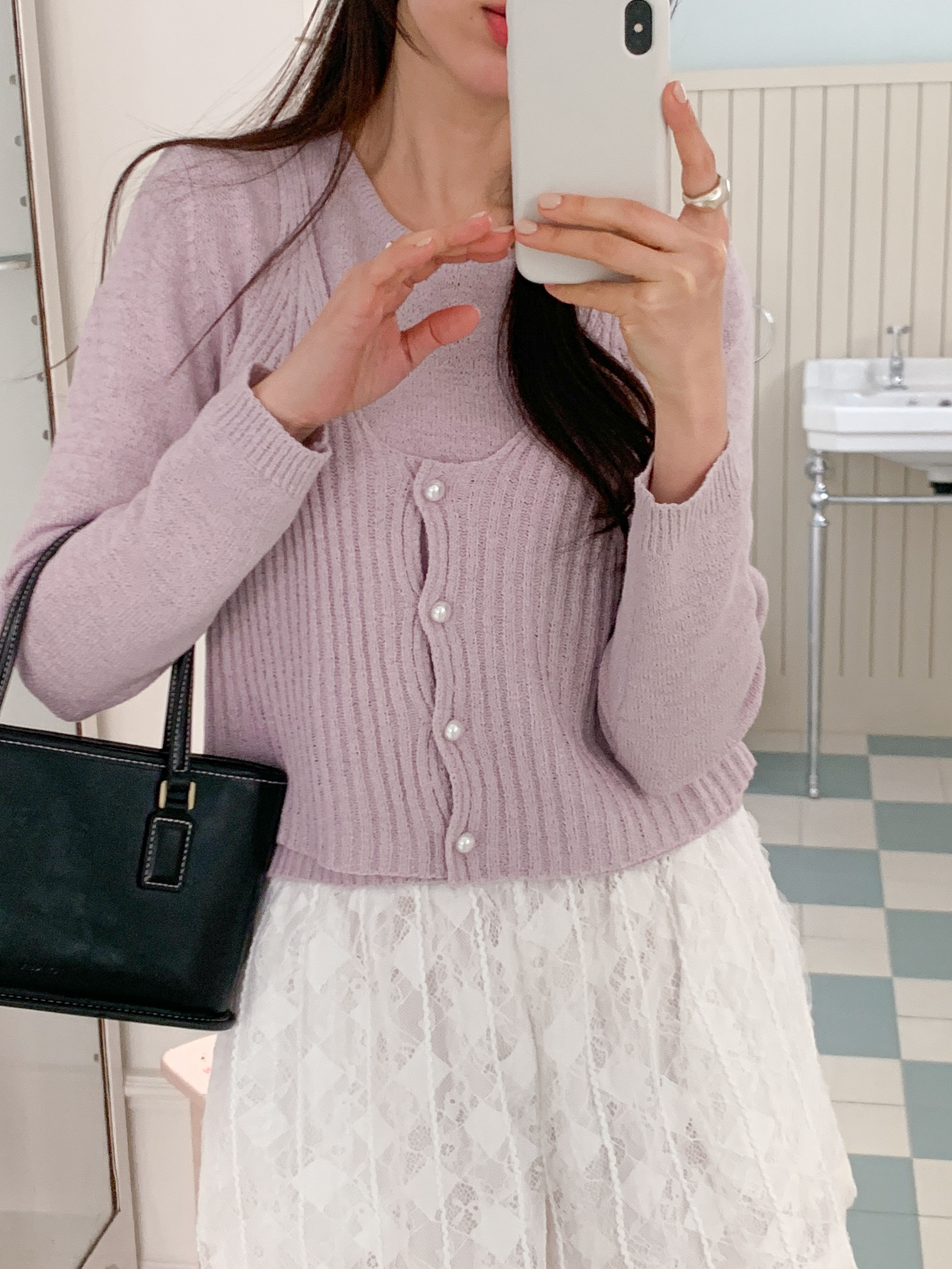 ラウンドネックパール調ボタンレイヤード風ルーズ長袖セミクロップド無地ニット | 詳細画像7