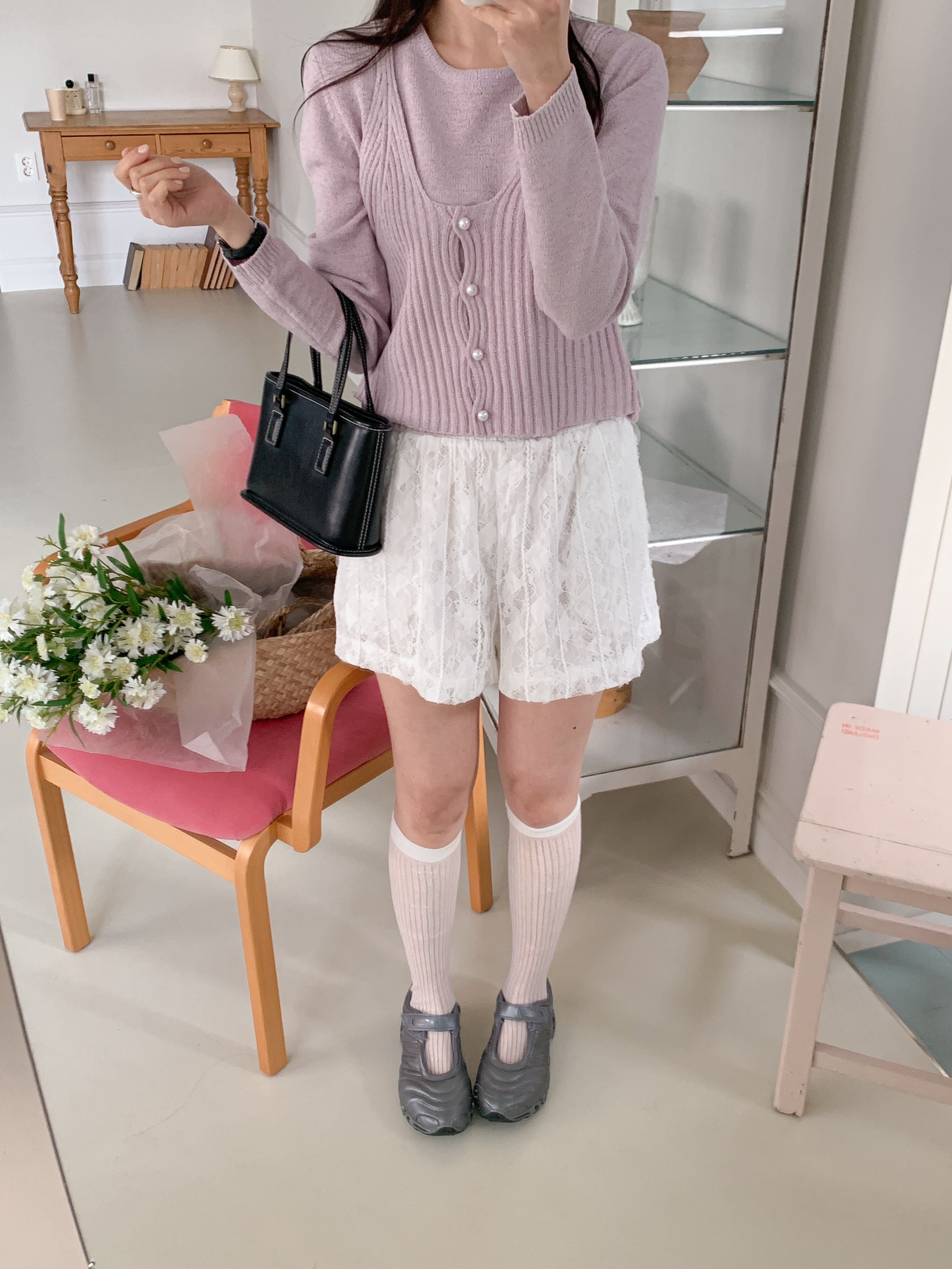 ラウンドネックパール調ボタンレイヤード風ルーズ長袖セミクロップド無地ニット | 詳細画像12