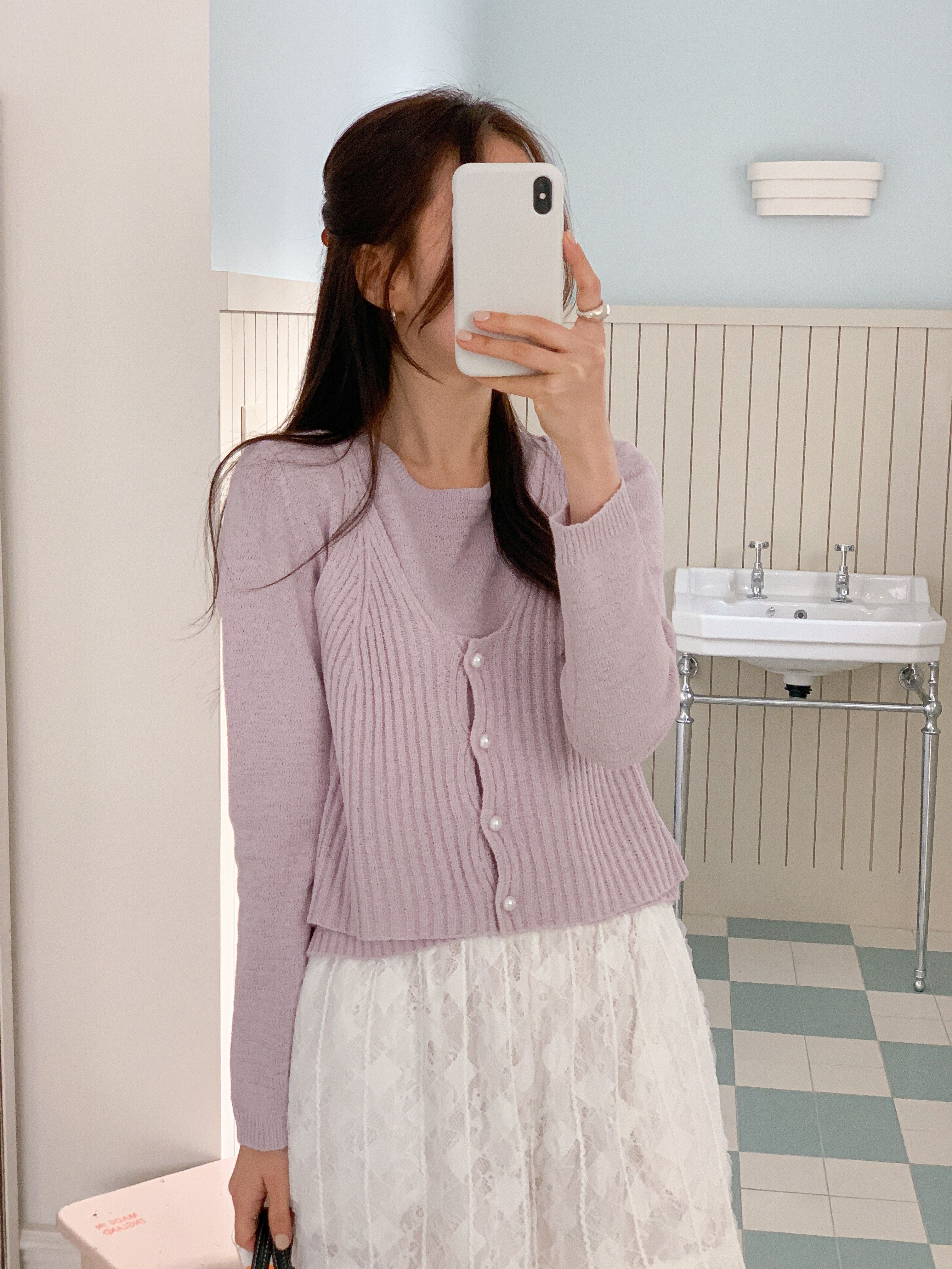 ラウンドネックパール調ボタンレイヤード風ルーズ長袖セミクロップド無地ニット | 詳細画像16