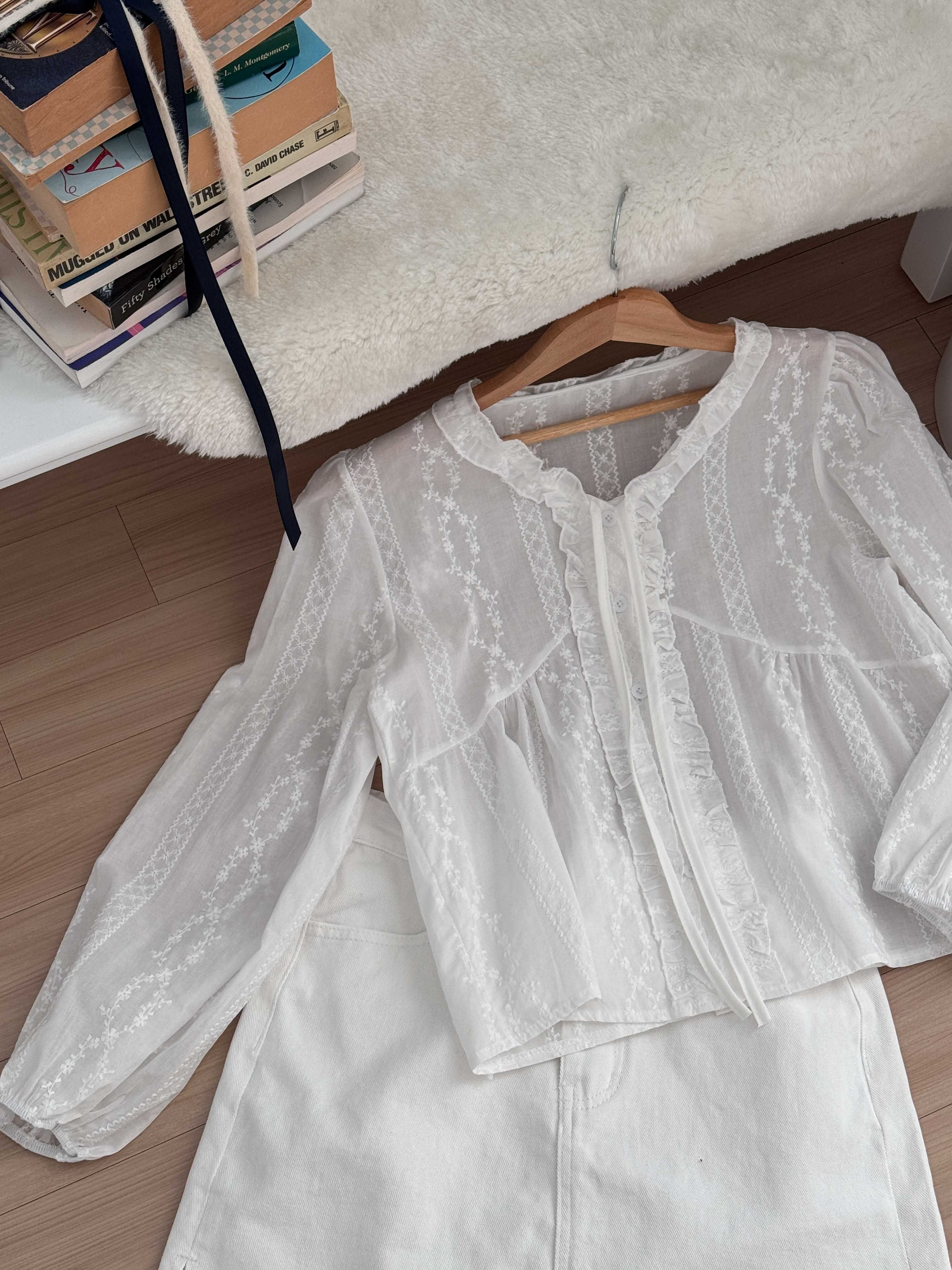 コットンストラップフリルパフスリーブルーズ長袖ギャザーフリル ネックブラウス | 詳細画像18