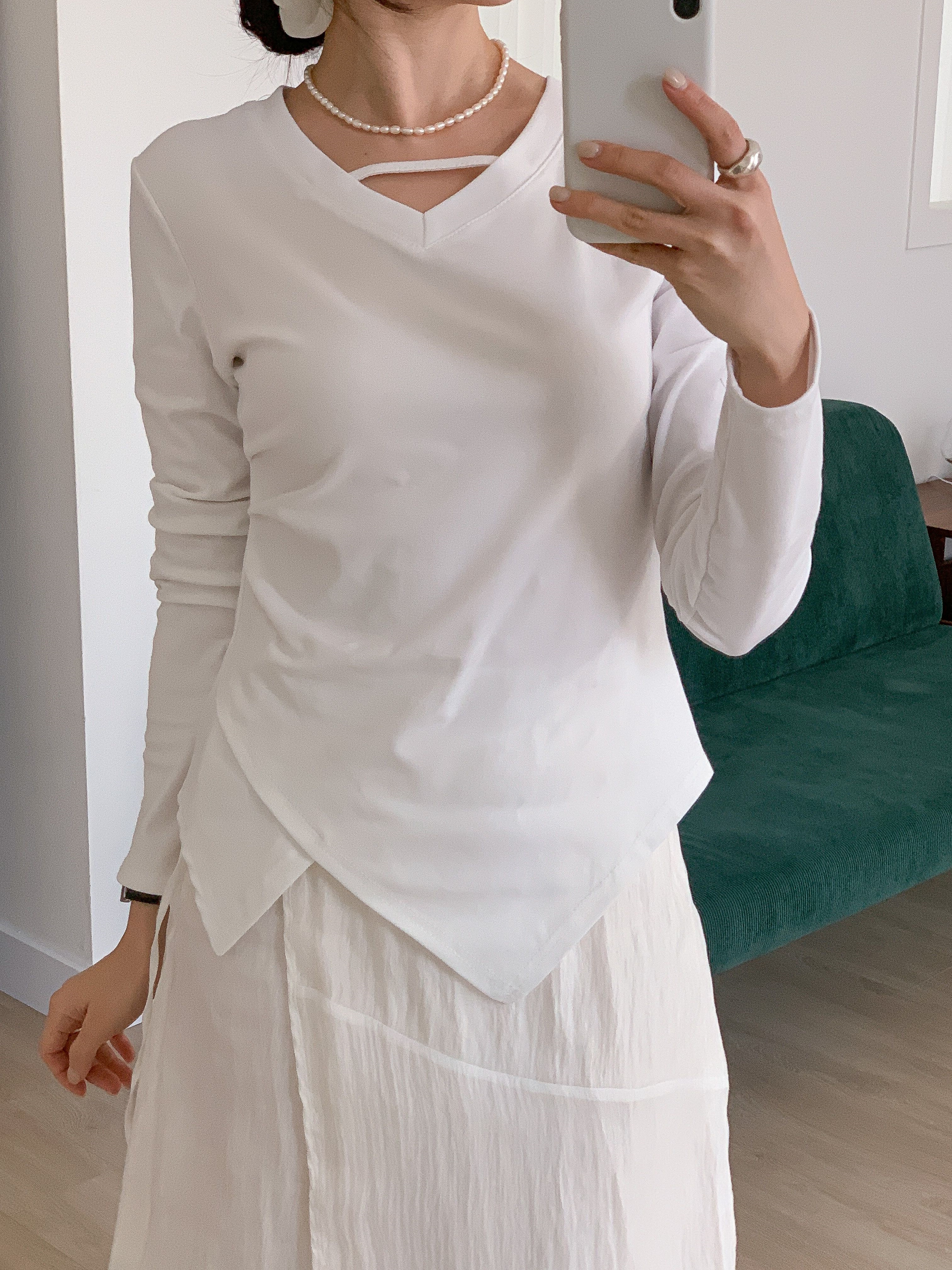 Vネックスリットスリムアンバランス長袖ギャザー無地Tシャツ | 詳細画像3