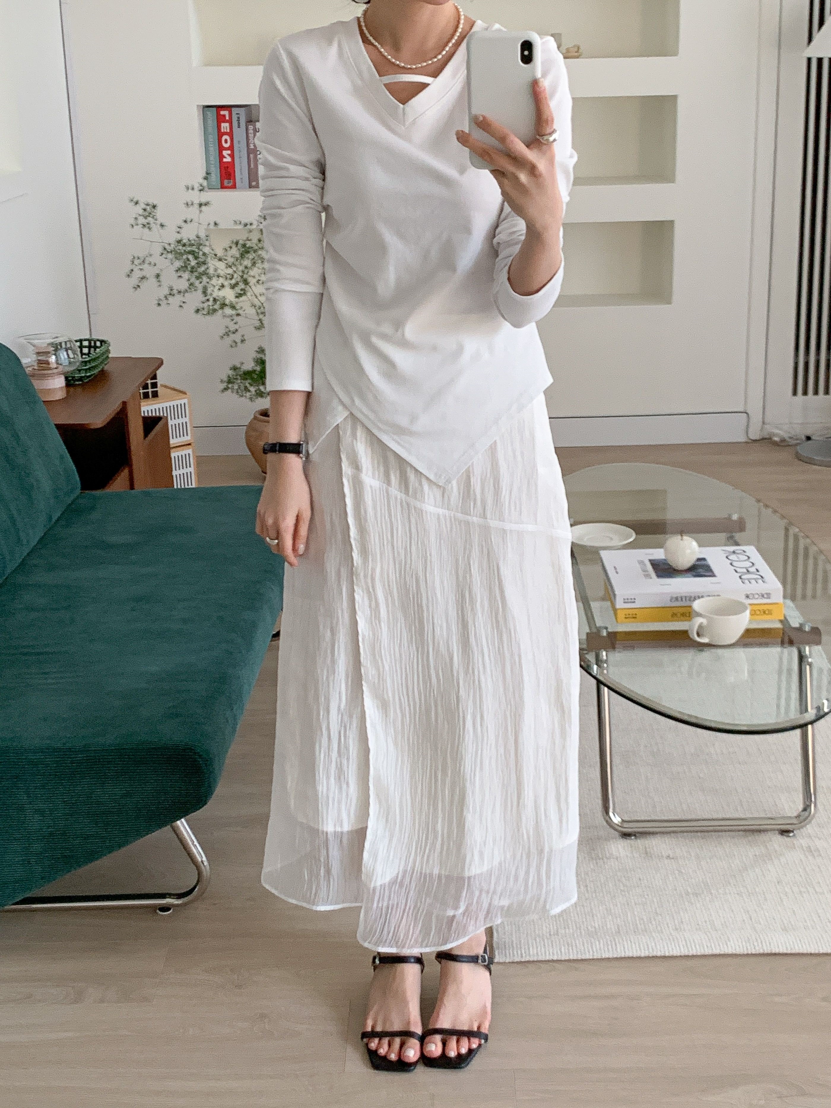 Vネックスリットスリムアンバランス長袖ギャザー無地Tシャツ | 詳細画像4