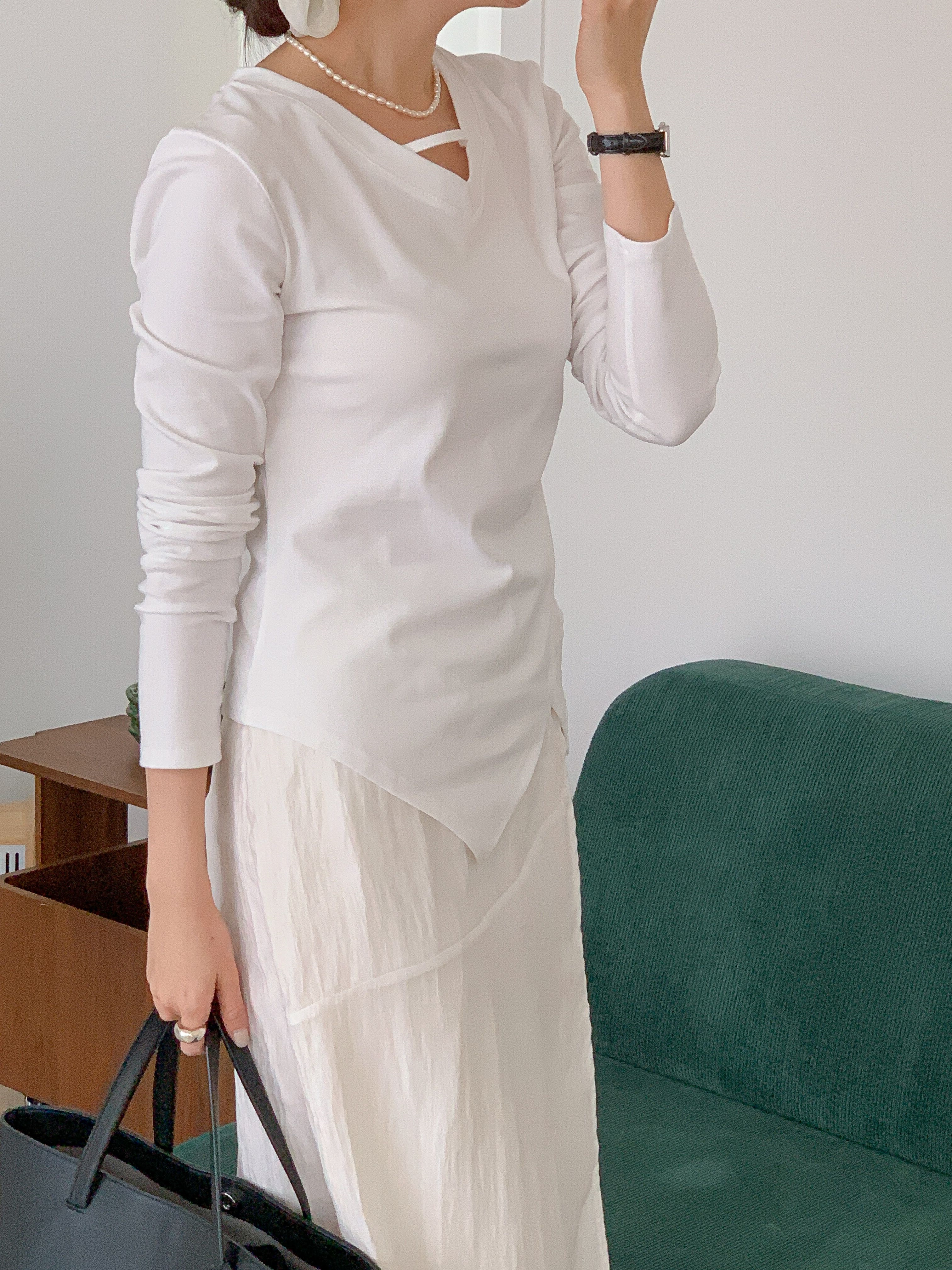 Vネックスリットスリムアンバランス長袖ギャザー無地Tシャツ | 詳細画像10