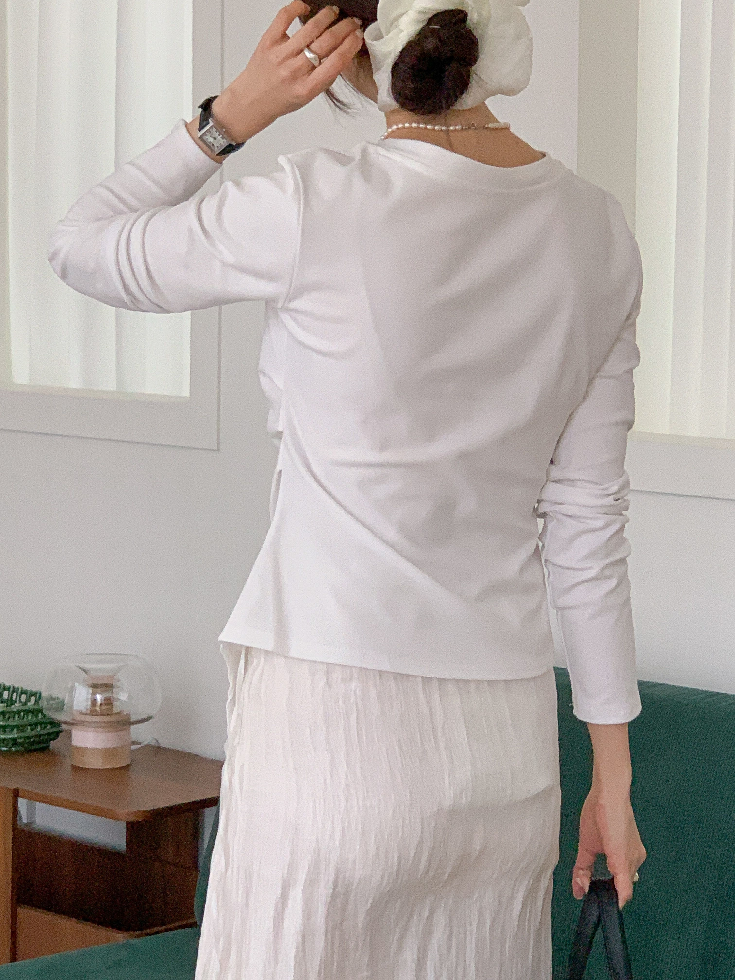 Vネックスリットスリムアンバランス長袖ギャザー無地Tシャツ | 詳細画像20