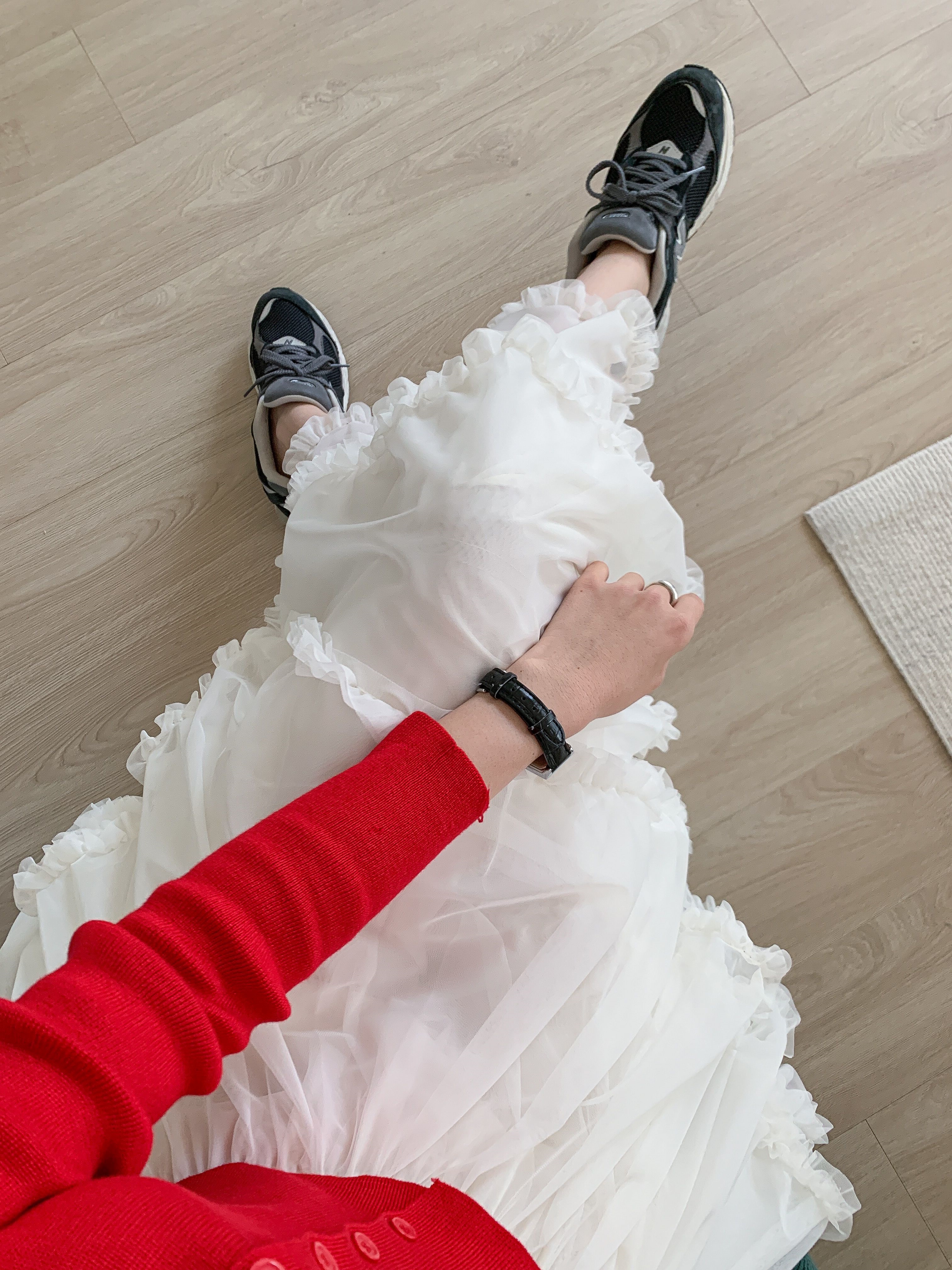 シャーリングフリルティアードウエストゴムパフスリーブロング無地スカート | 詳細画像3