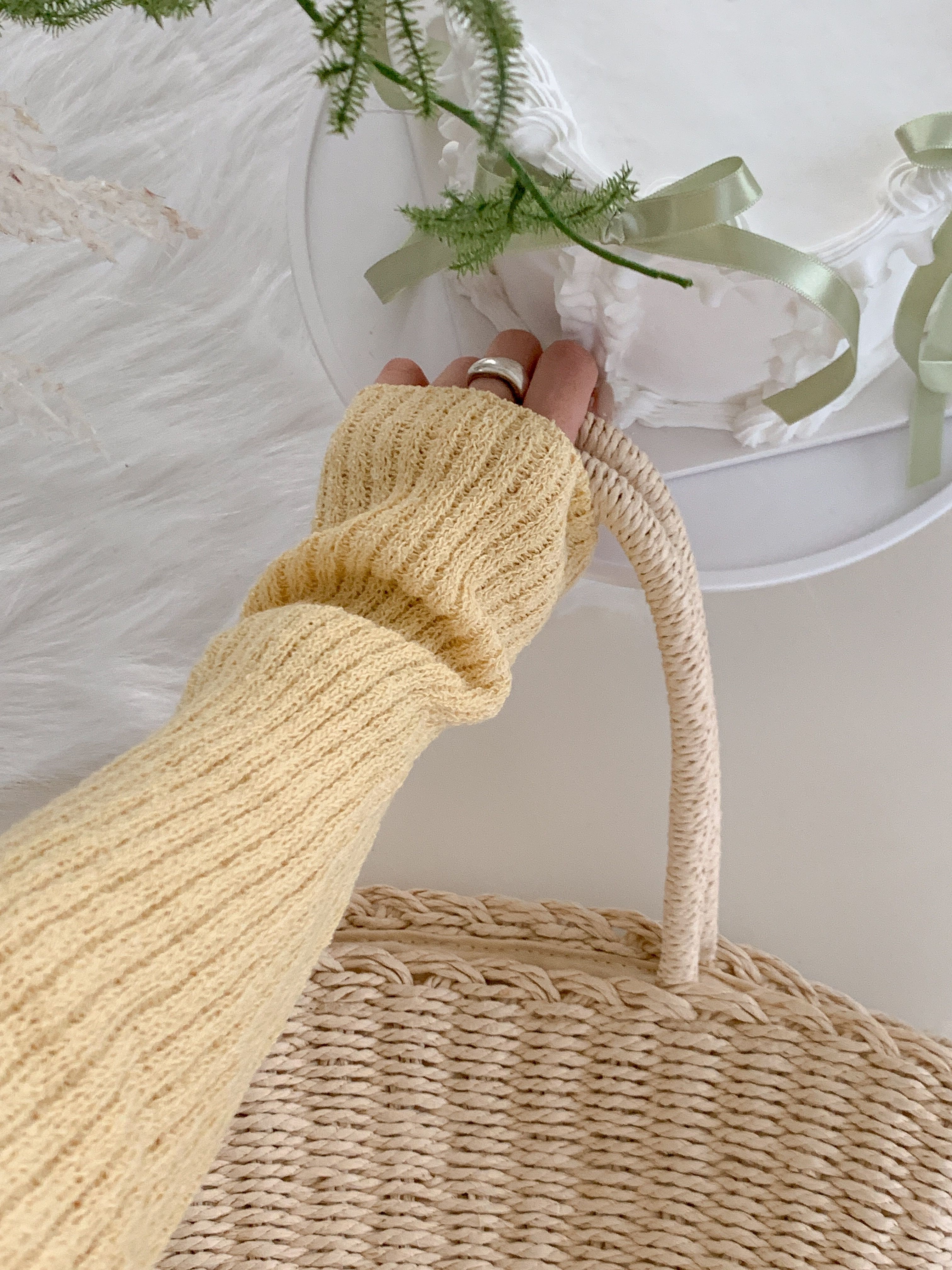 ラウンドネックホルターネッククロップドレイヤード風長袖ワンボタン無地ニット | 詳細画像2