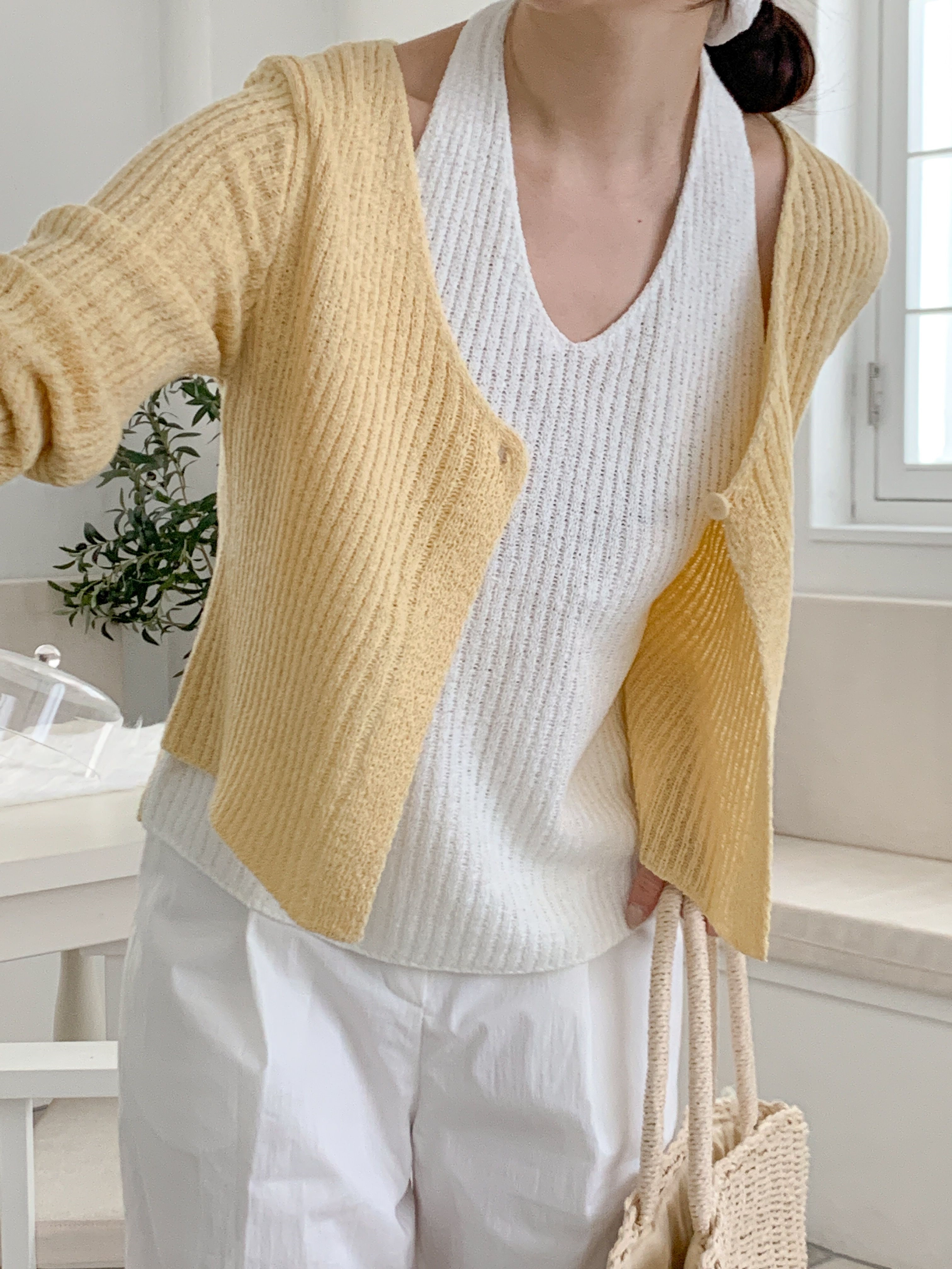 ラウンドネックホルターネッククロップドレイヤード風長袖ワンボタン無地ニット | 詳細画像10