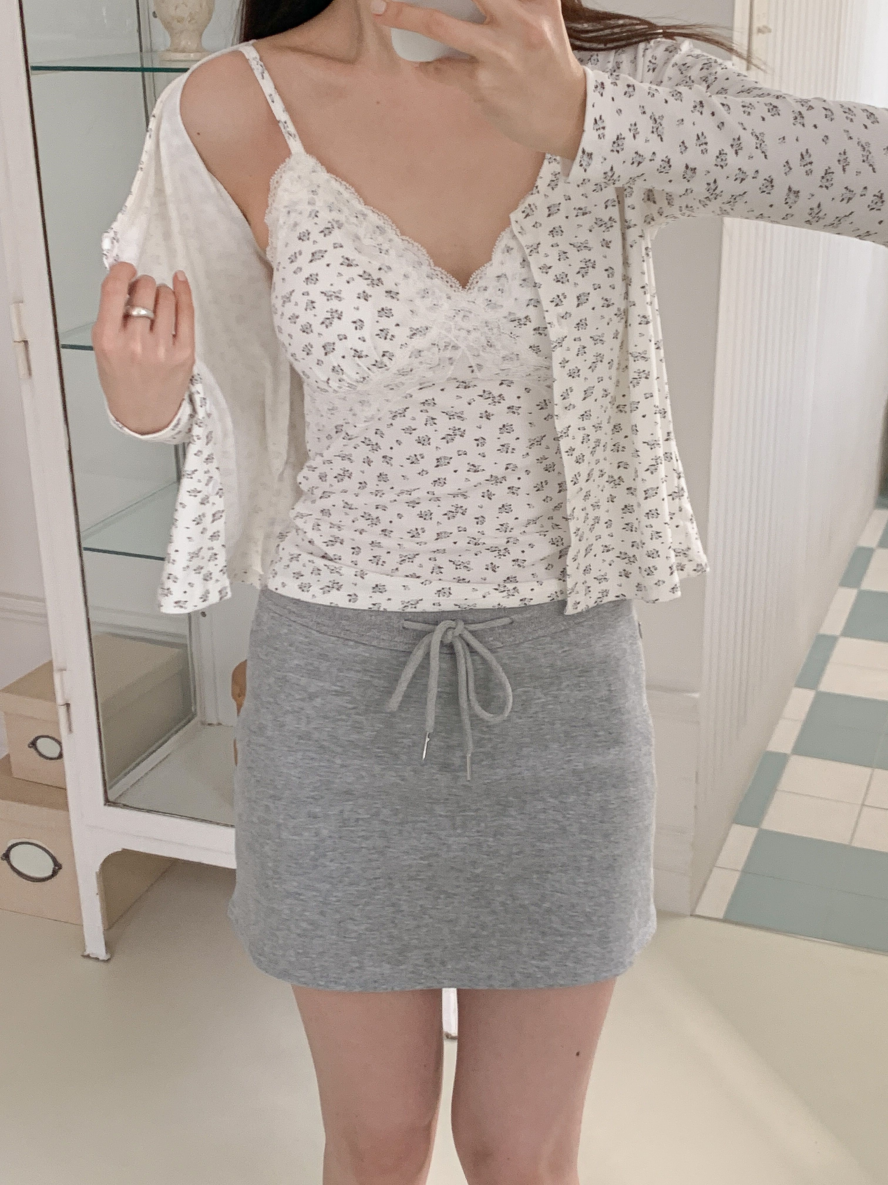 レースコンビボタンラウンドネックスリムセミクロップド小花柄カーディガンキャミソールアンサンブル | 詳細画像12