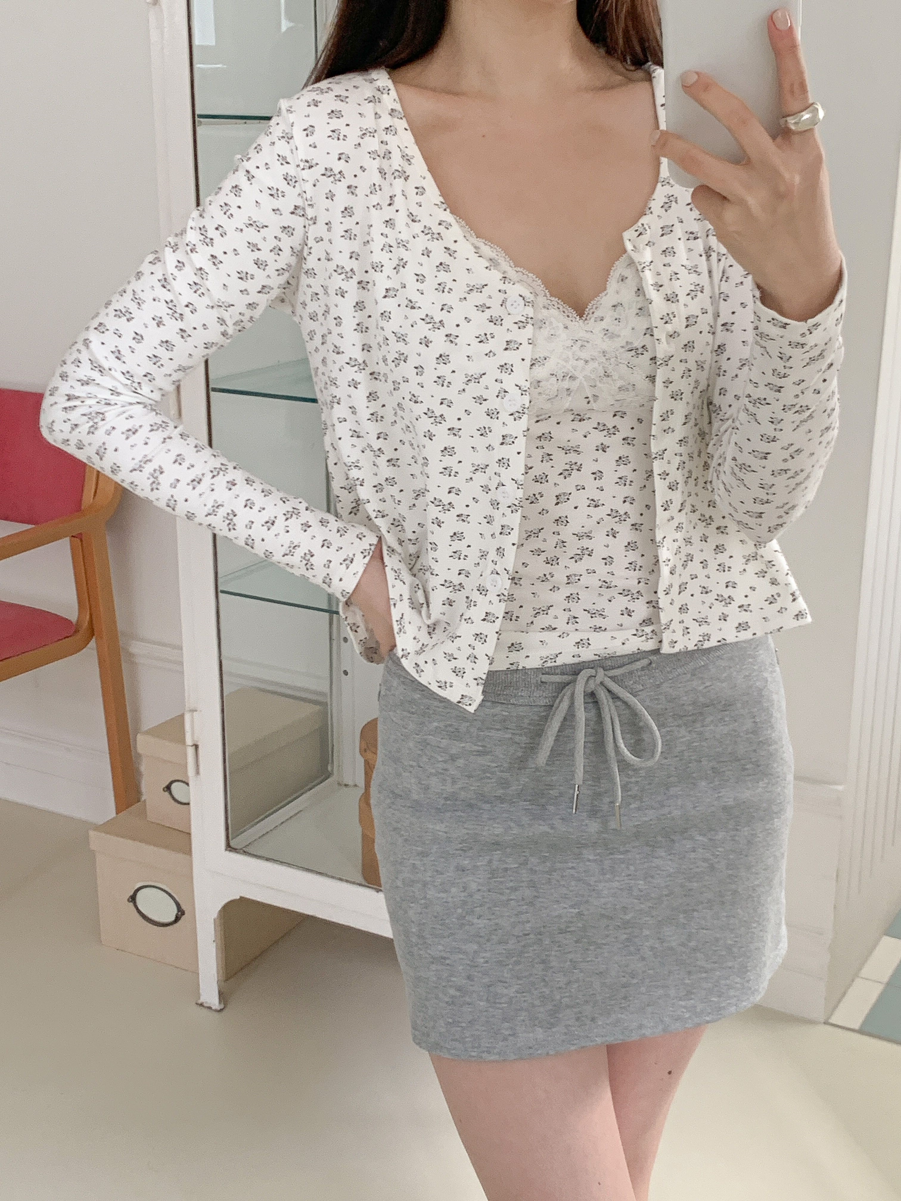 レースコンビボタンラウンドネックスリムセミクロップド小花柄カーディガンキャミソールアンサンブル | 詳細画像16