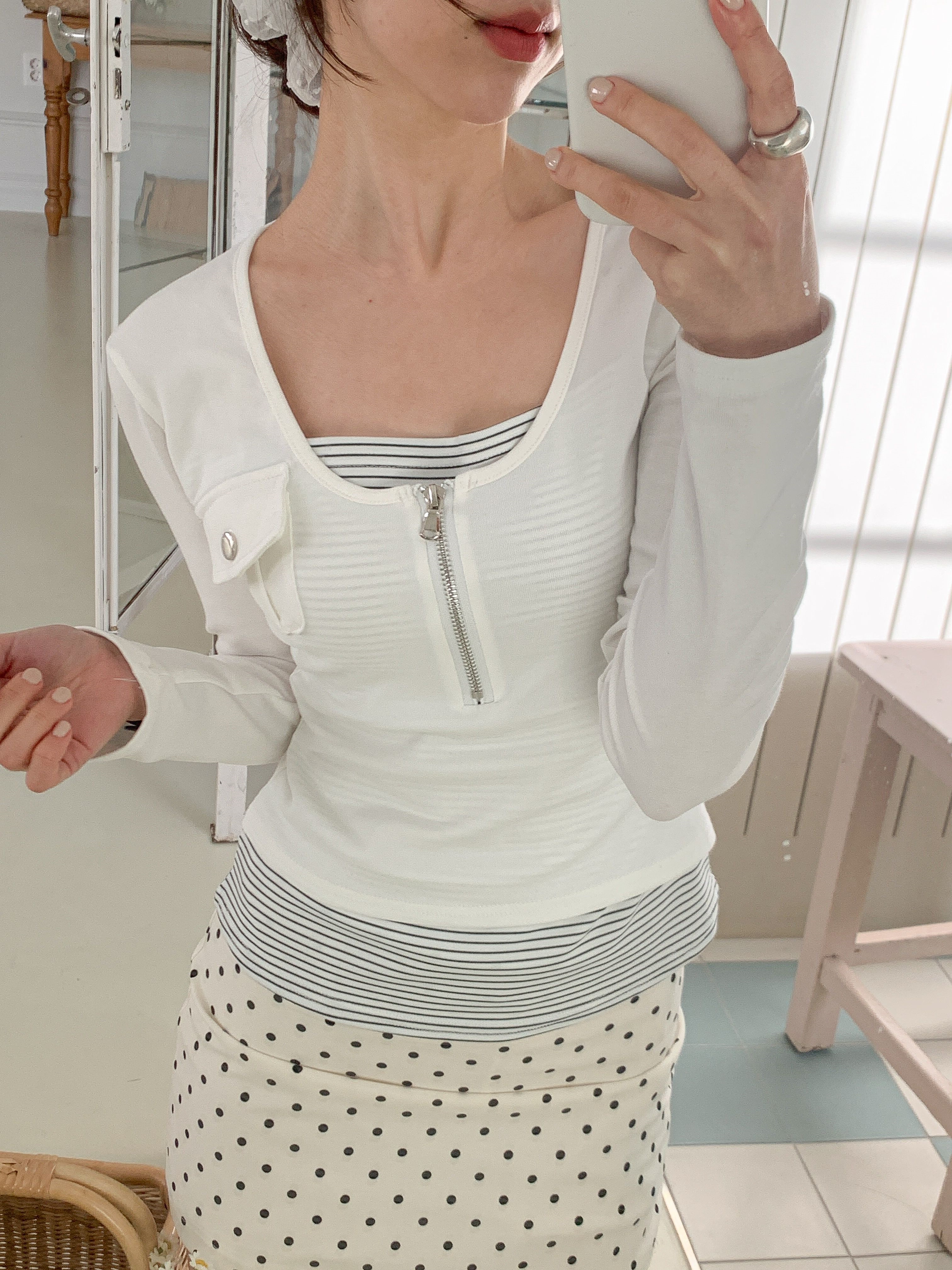 Uネックハーフジップスリムレイヤード風長袖ワンポケットスナップボタン無地Tシャツ | 詳細画像2