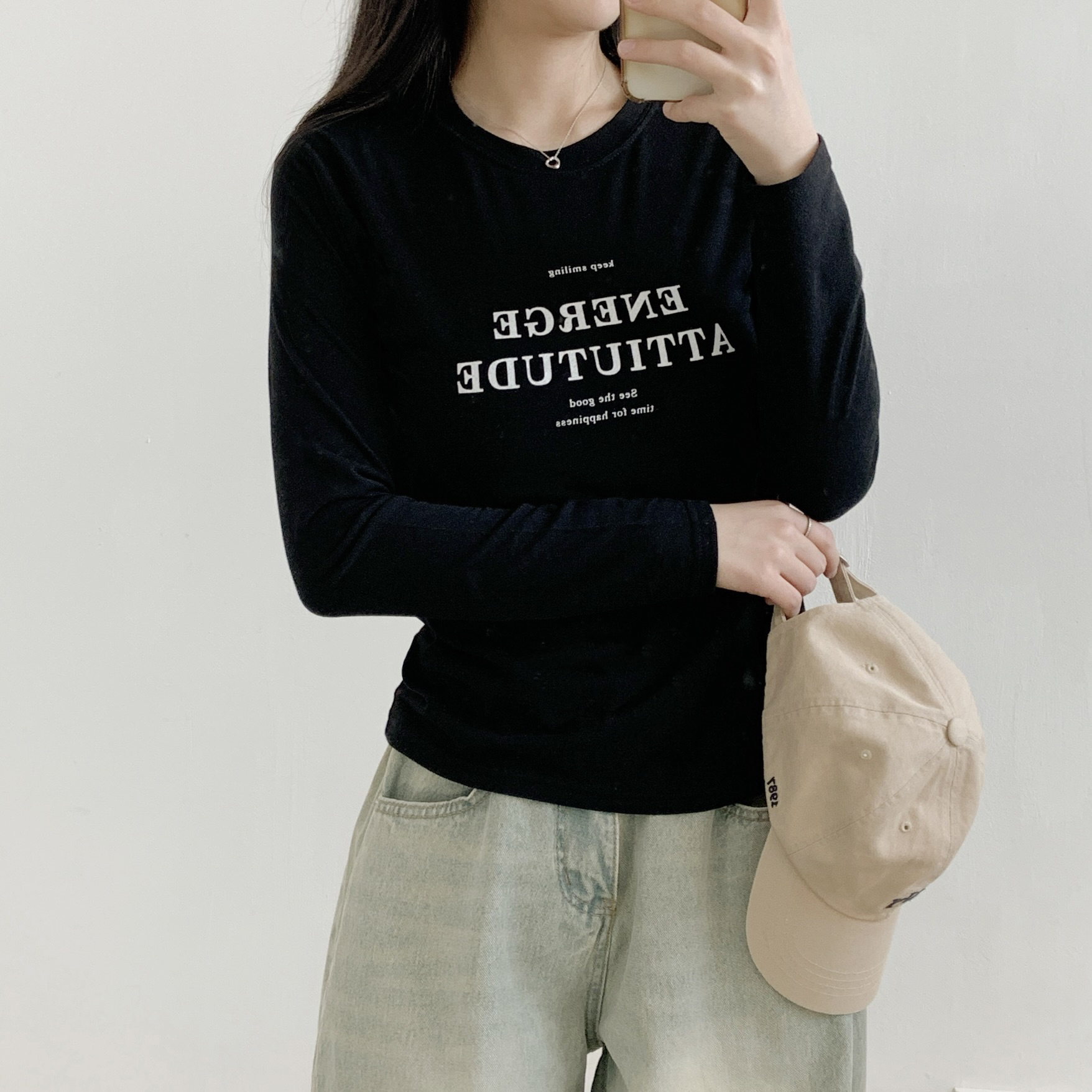 ラウンドネックベーシック長袖ロゴTシャツ | 詳細画像4