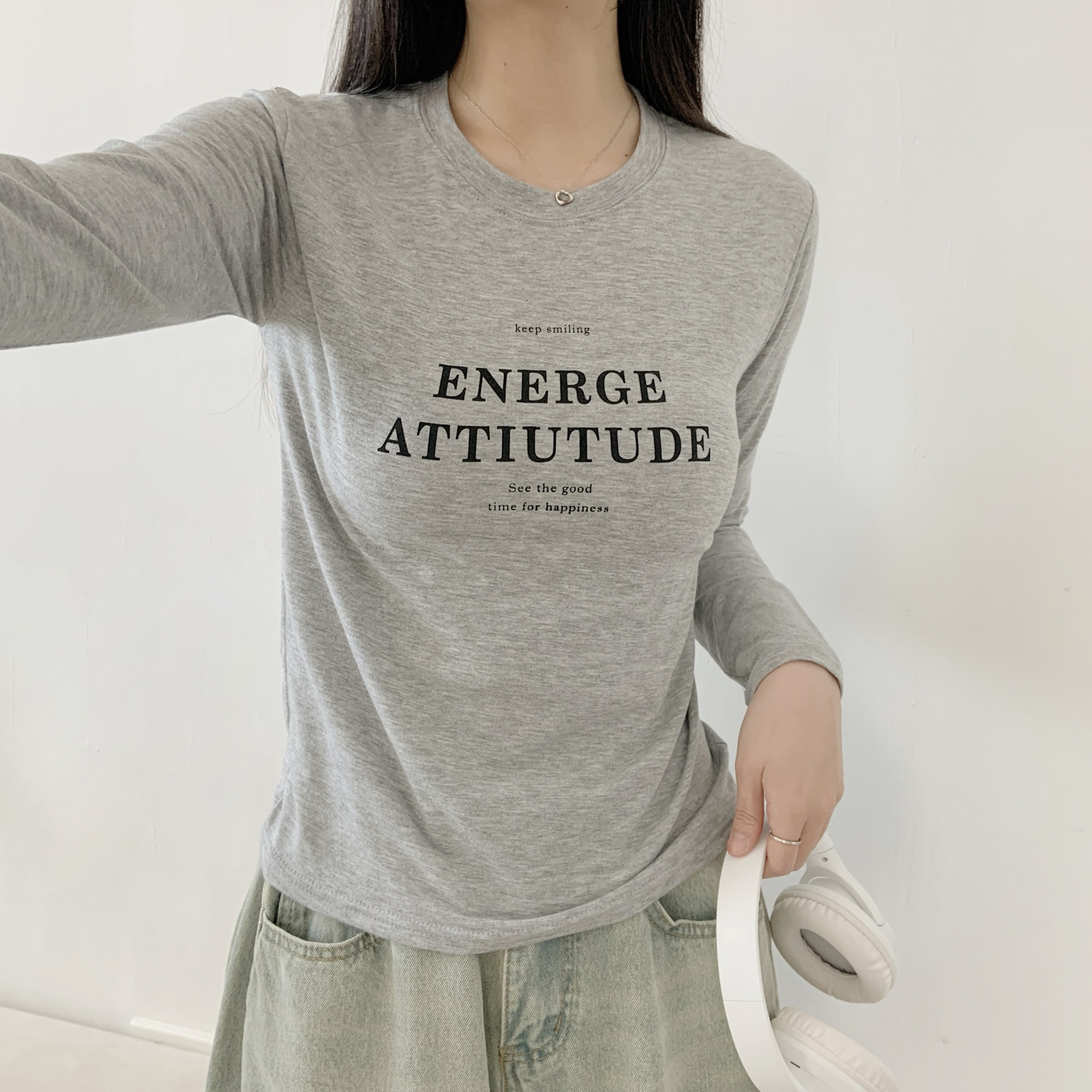 ラウンドネックベーシック長袖ロゴTシャツ | 詳細画像8