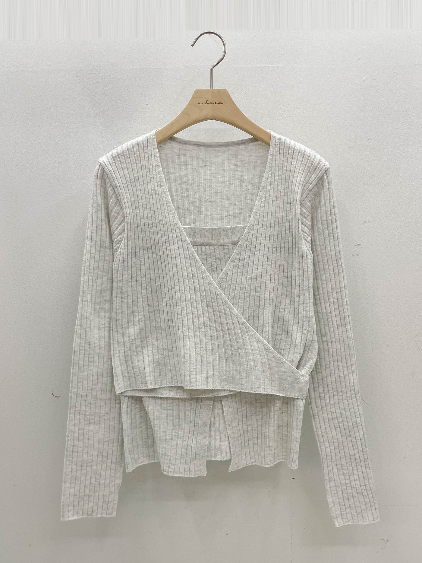 Vネックベーシックレイヤード風長袖ニット | 詳細画像16