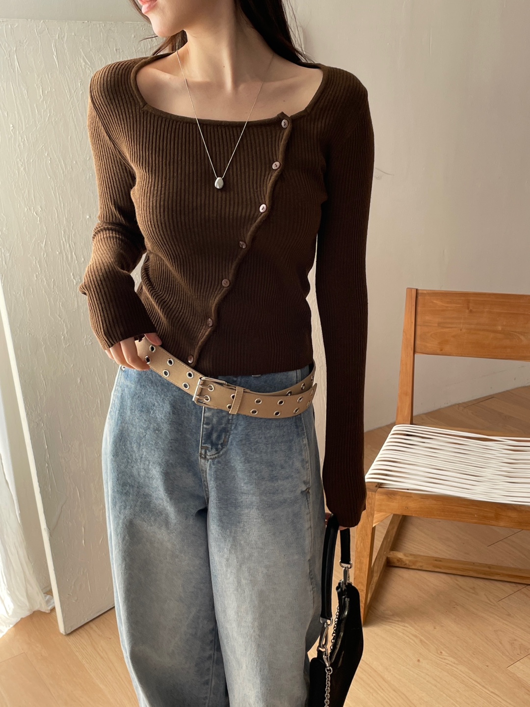 ボタンスリムアンバランス長袖ニット | 詳細画像3