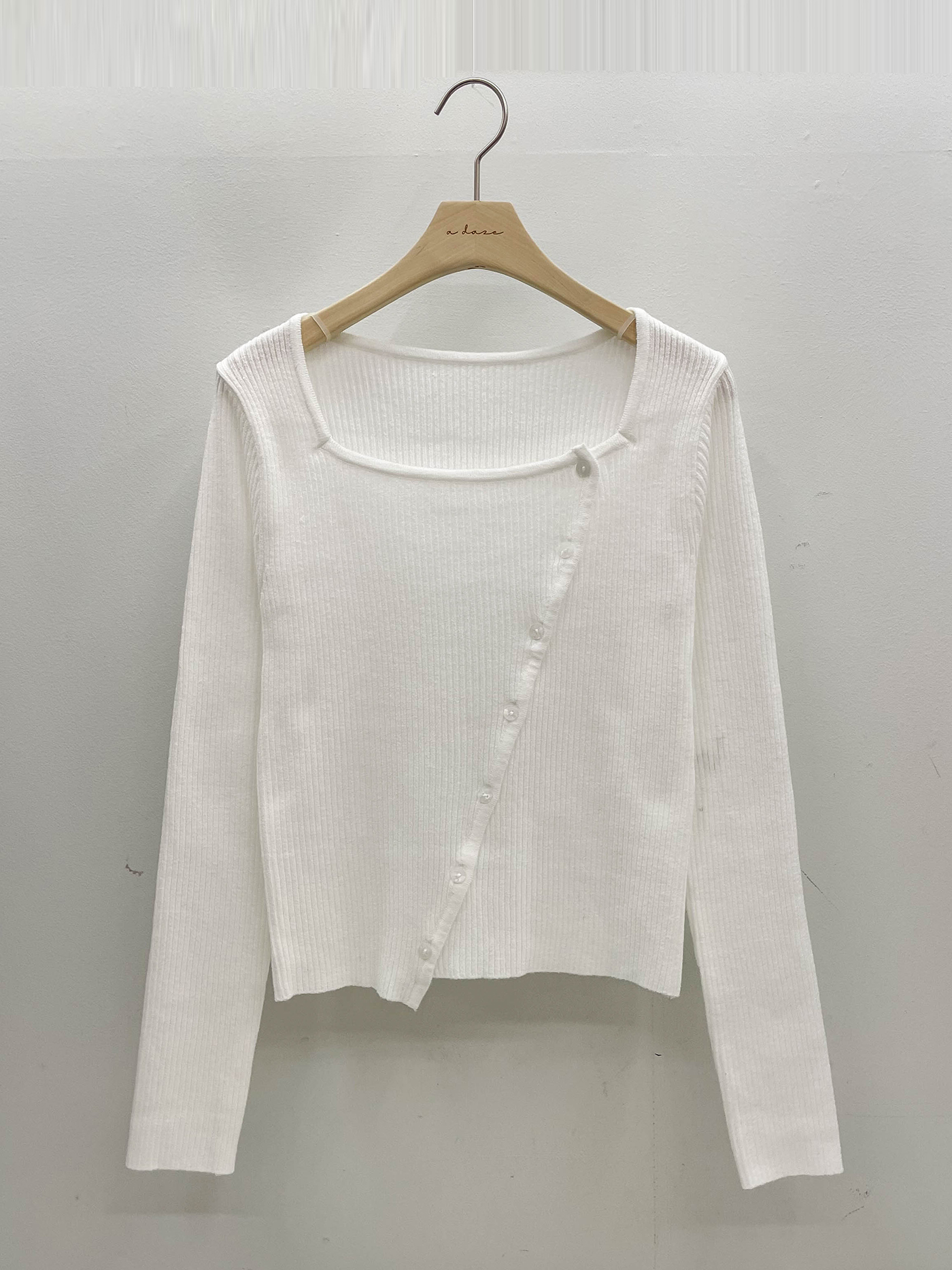 ボタンスリムアンバランス長袖ニット | 詳細画像17