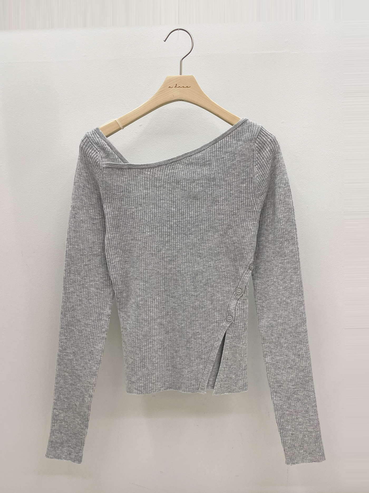 スリムアンバランス長袖フェイクボタンクロスニット | 詳細画像17