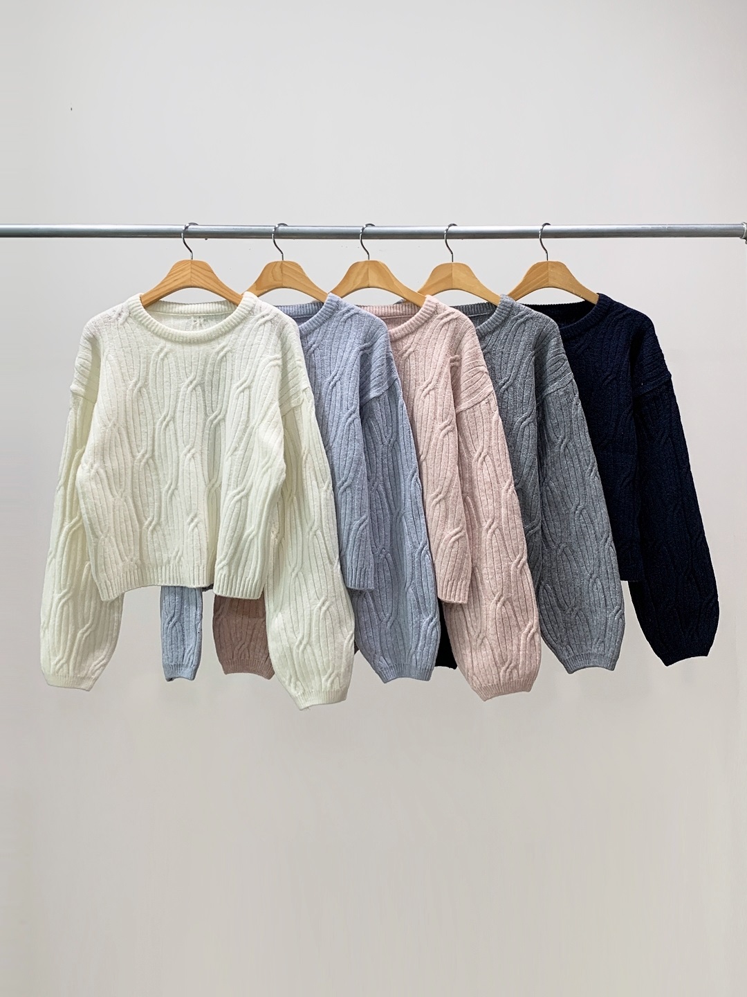 ウール混ラウンドネックルーズ長袖ケーブルニット | 詳細画像3