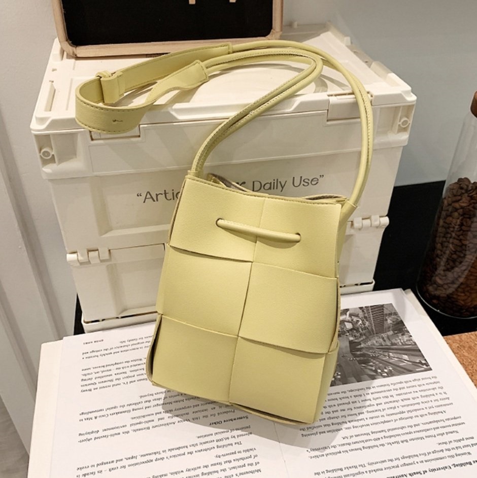 レザー調カラーショルダーバッグ | 詳細画像4