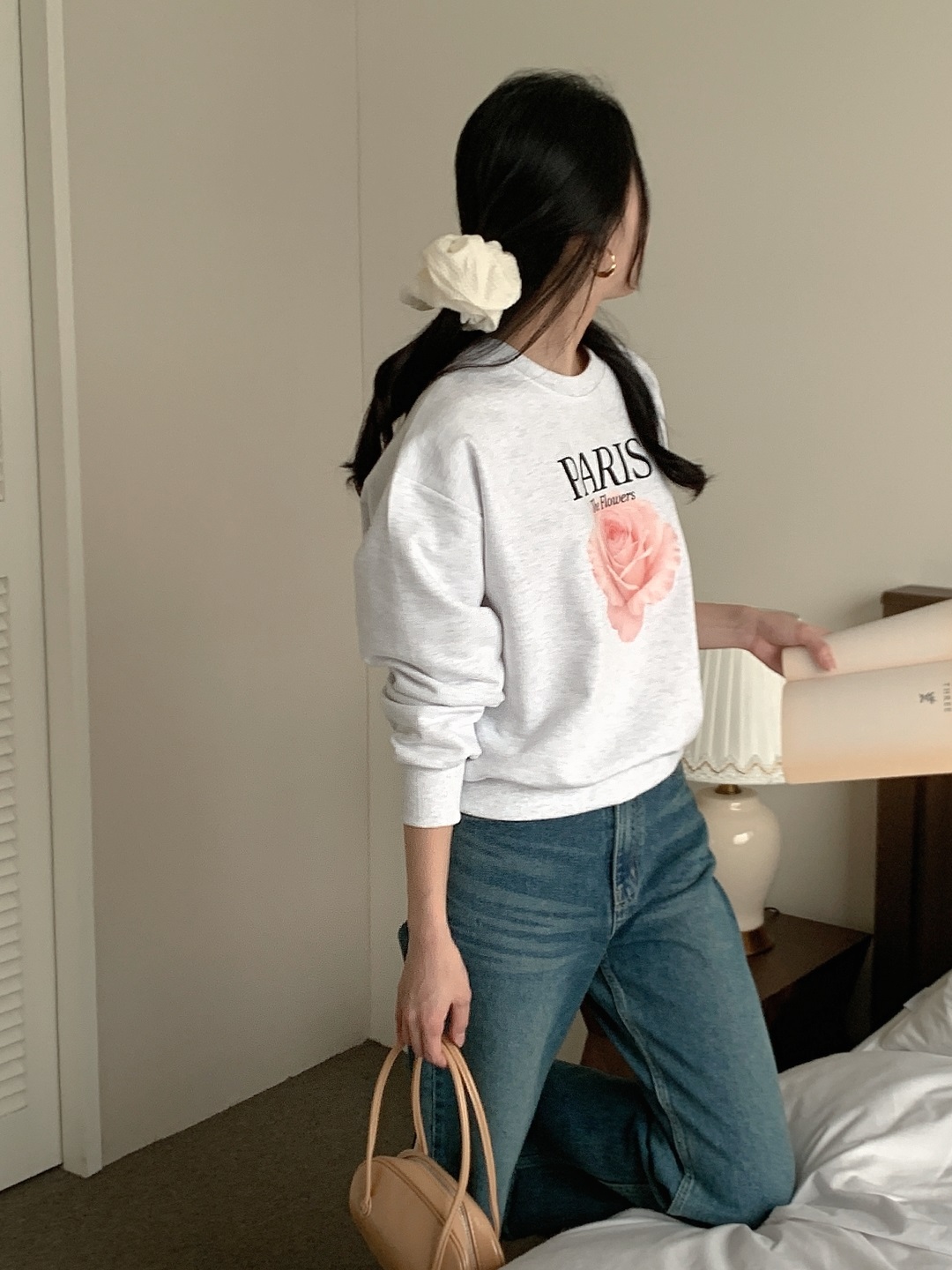 ラウンドネックルーズ長袖セミクロップドプリントスウェット | 詳細画像14