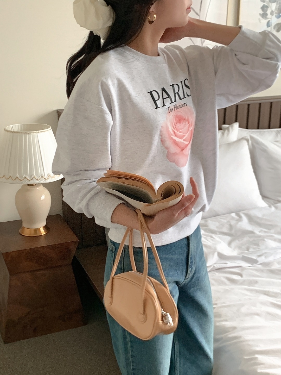 ラウンドネックルーズ長袖セミクロップドプリントスウェット | 詳細画像16