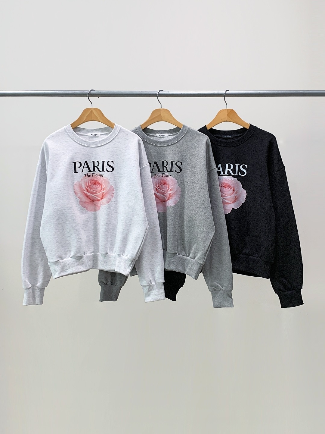 ラウンドネックルーズ長袖セミクロップドプリントスウェット | 詳細画像17